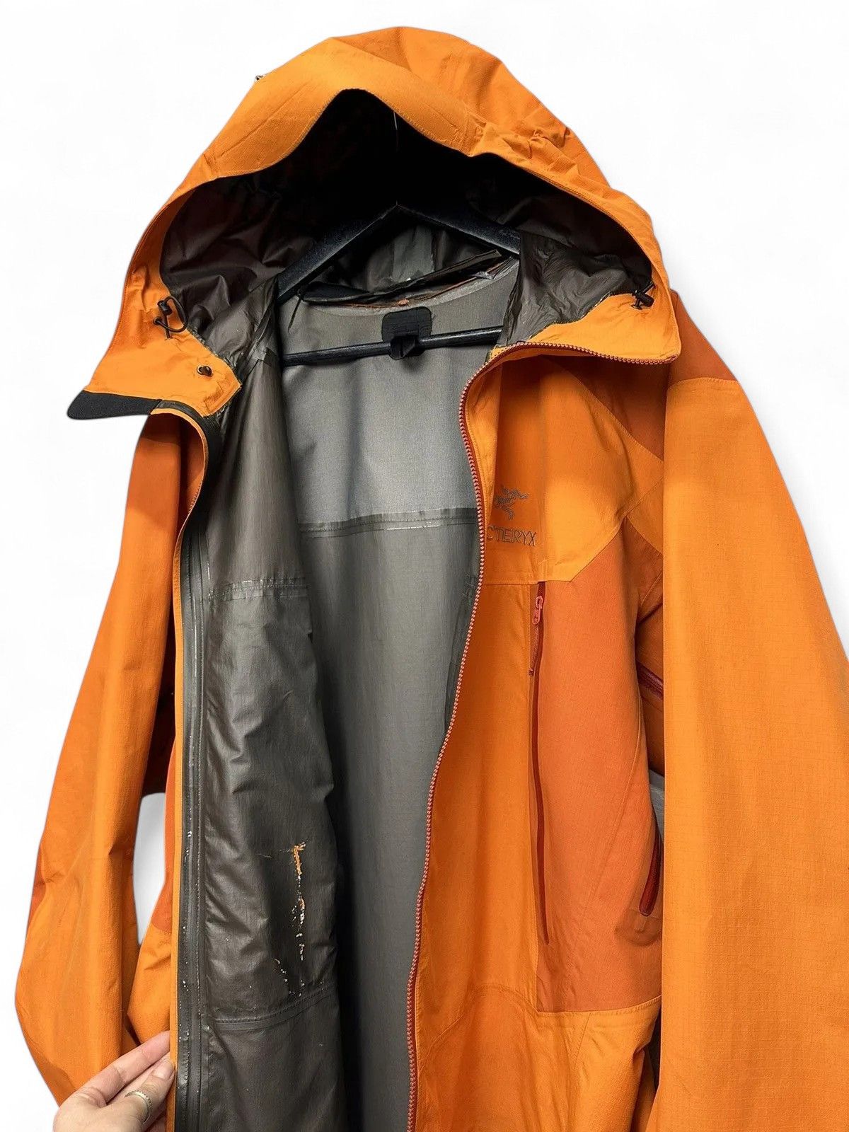 Goretex Arcteryx orange tech jacket outdoor windproof hiking style Size US XL / EU 56 / 4 - 7 Thumbnail