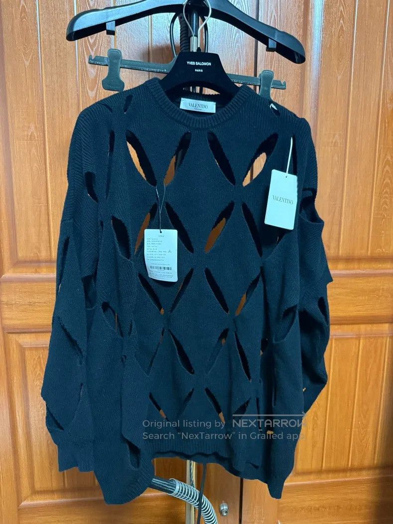 Valentino Valentino Cut-out sweater Size S / US 4 / IT 40 - 1 Thumbnail