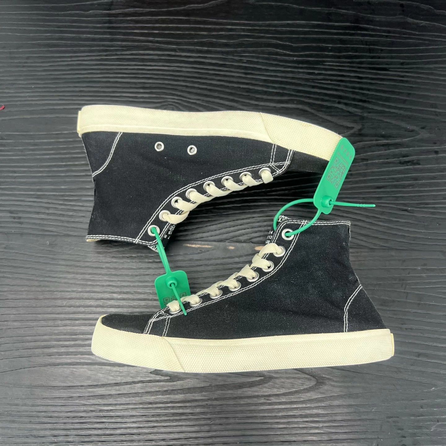 Other Maison Margiela Tabi Black & White 37 Near New Box Size US 6 / IT 36 - 2 Thumbnail