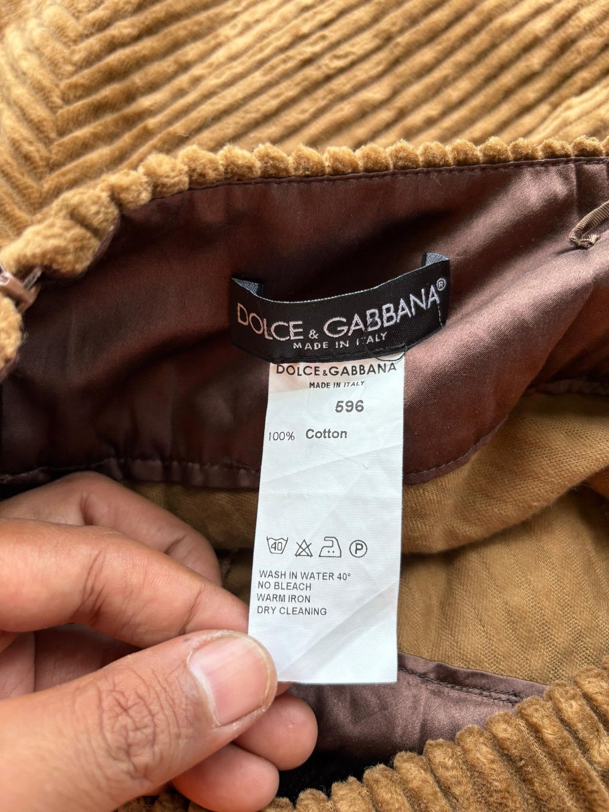 Dolce & Gabbana VTG Dolce and Gabbana corduroy Skirt Midi Skirt Size 26" / US 2 / IT 38 - 6 Thumbnail