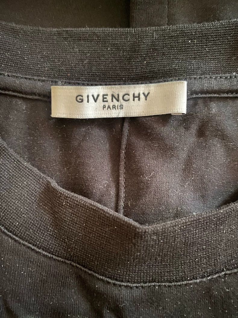 Givenchy Dog Head Short Sleeve, Size XS, Shoulder Width 46