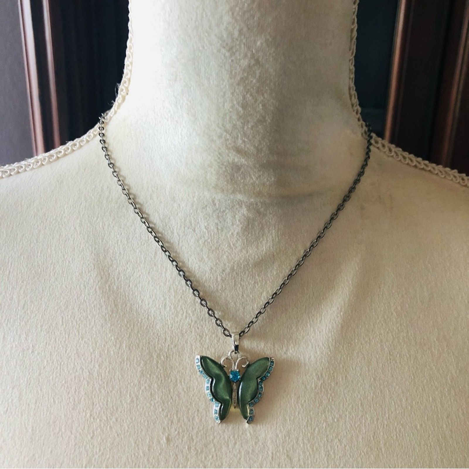 Other Sparkle green enamel blue rhinestone butterfly necklace Size ONE SIZE - 8 Thumbnail