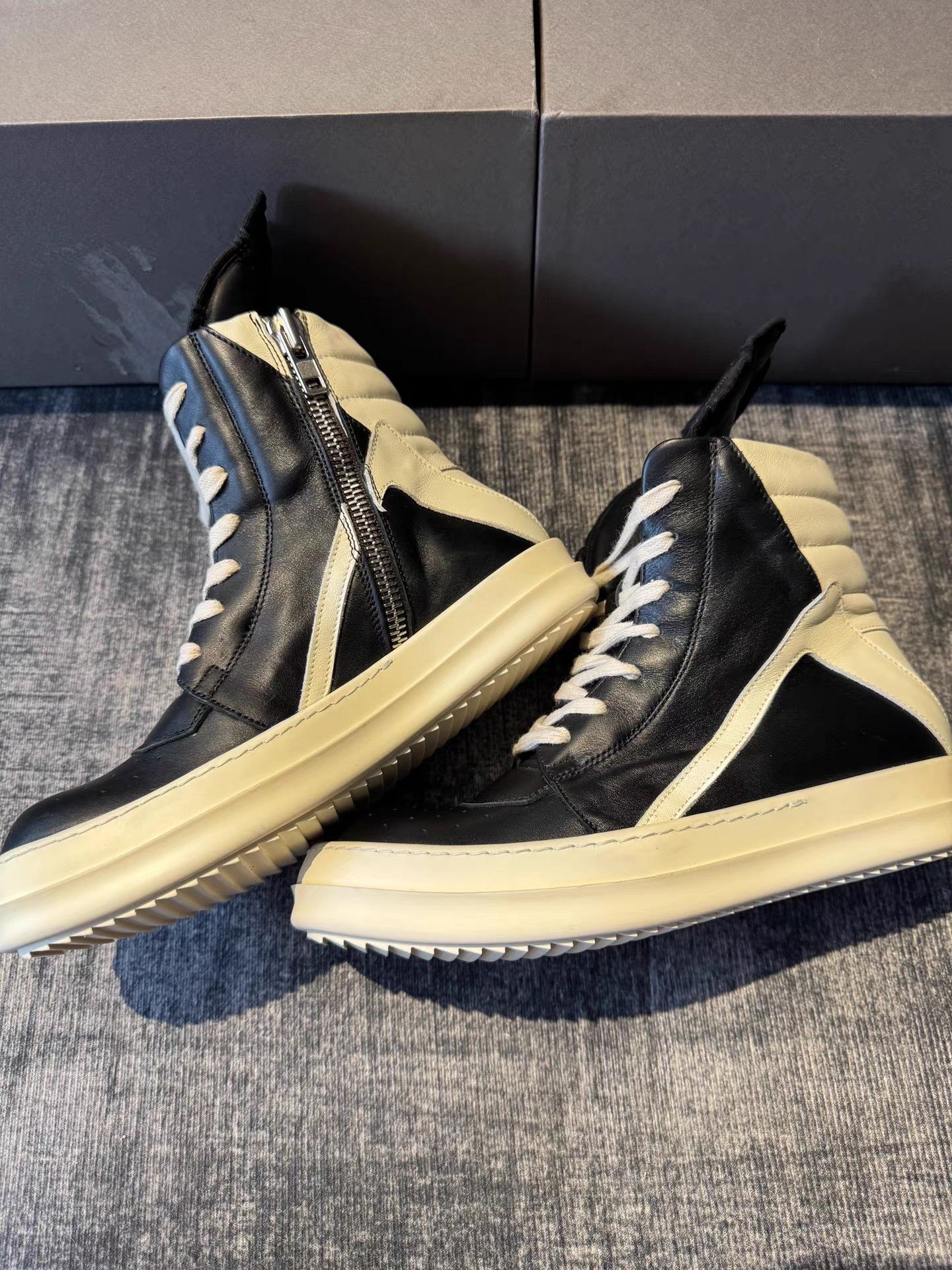 Rick Owens Rick Owens Mainline Triangle Sneakers Size US 7.5 / IT 37.5 - 2 Thumbnail