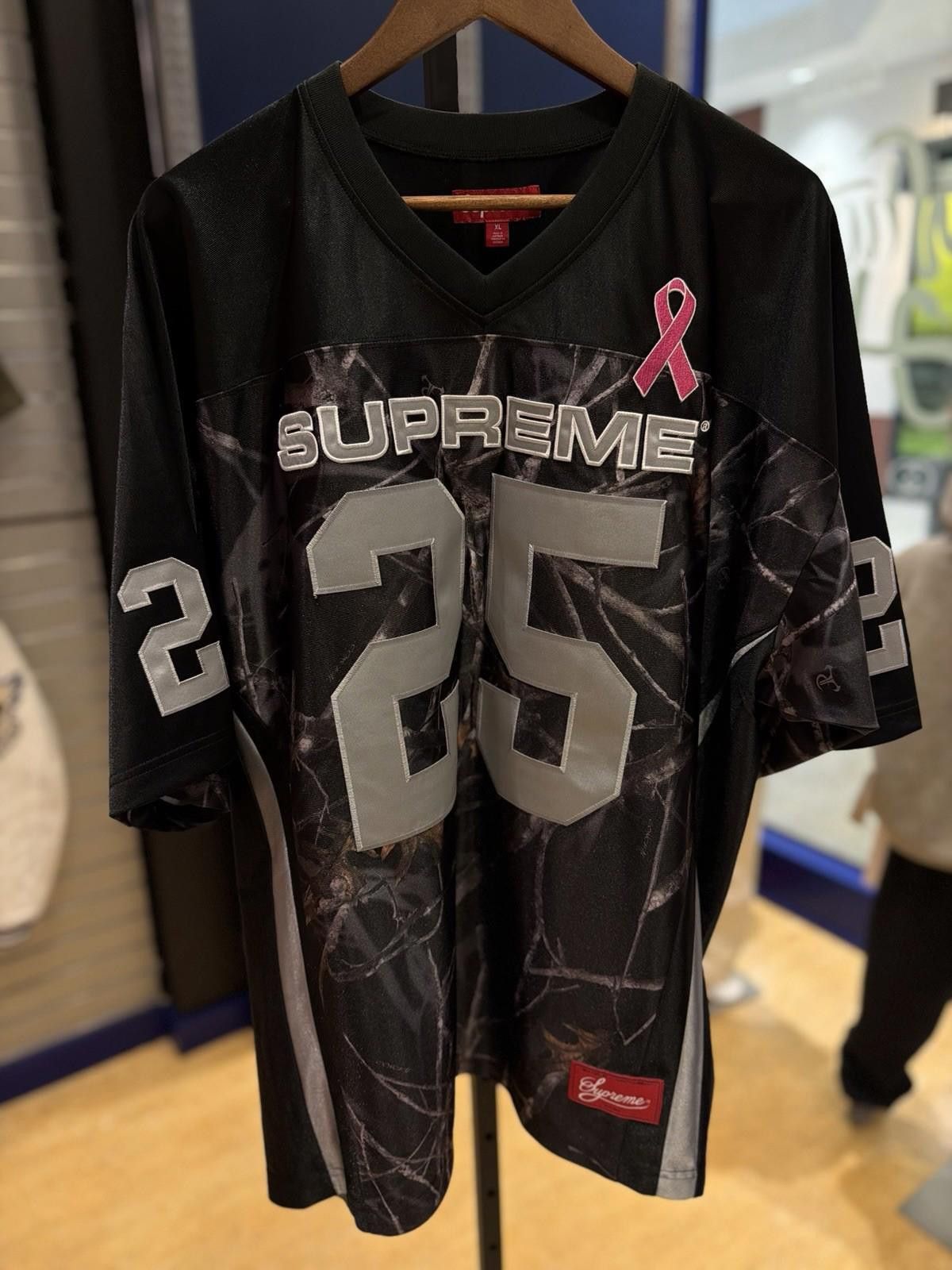 Supreme Supreme Breast Cancer Awareness Football Jersey Realtree XL Size US XL / EU 56 / 4 - 5 Thumbnail