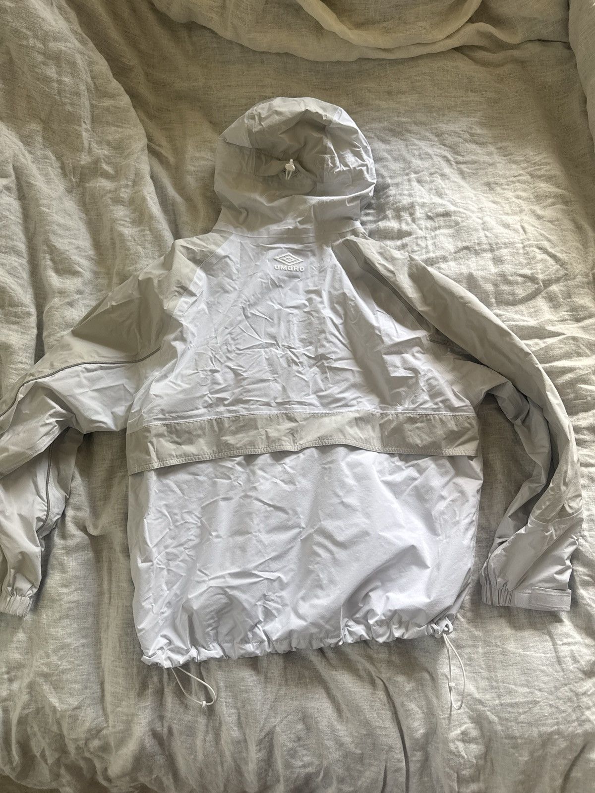 Supreme × Umbro Supreme umbreo white gore tex jacket Size US S / EU 44-46 / 1 - 3 Thumbnail