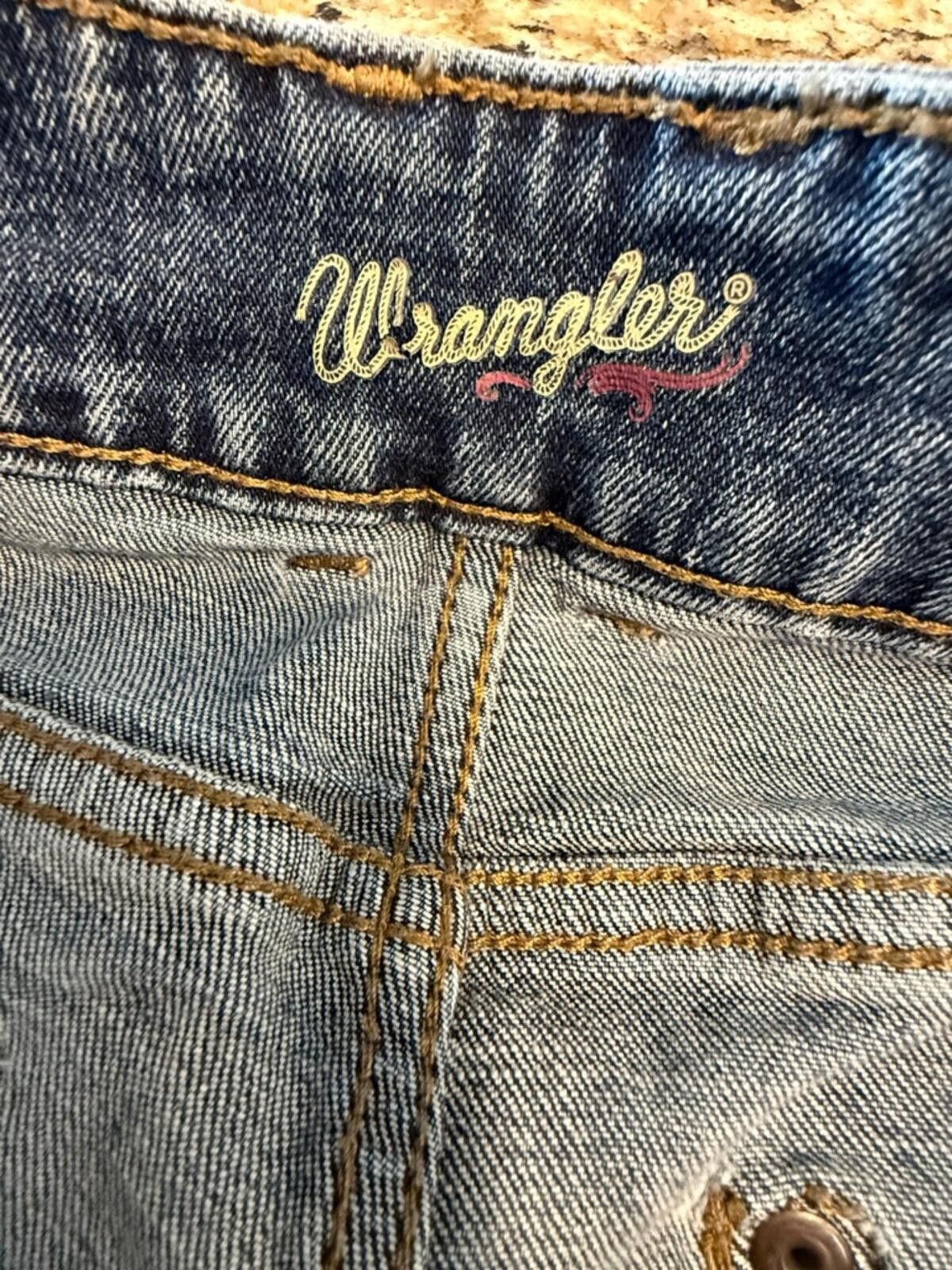 Wrangler Wrangler Cowgirl denim jeans straight leg distressed 3x32” Size 30" / US 8 / IT 44 - 6 Thumbnail