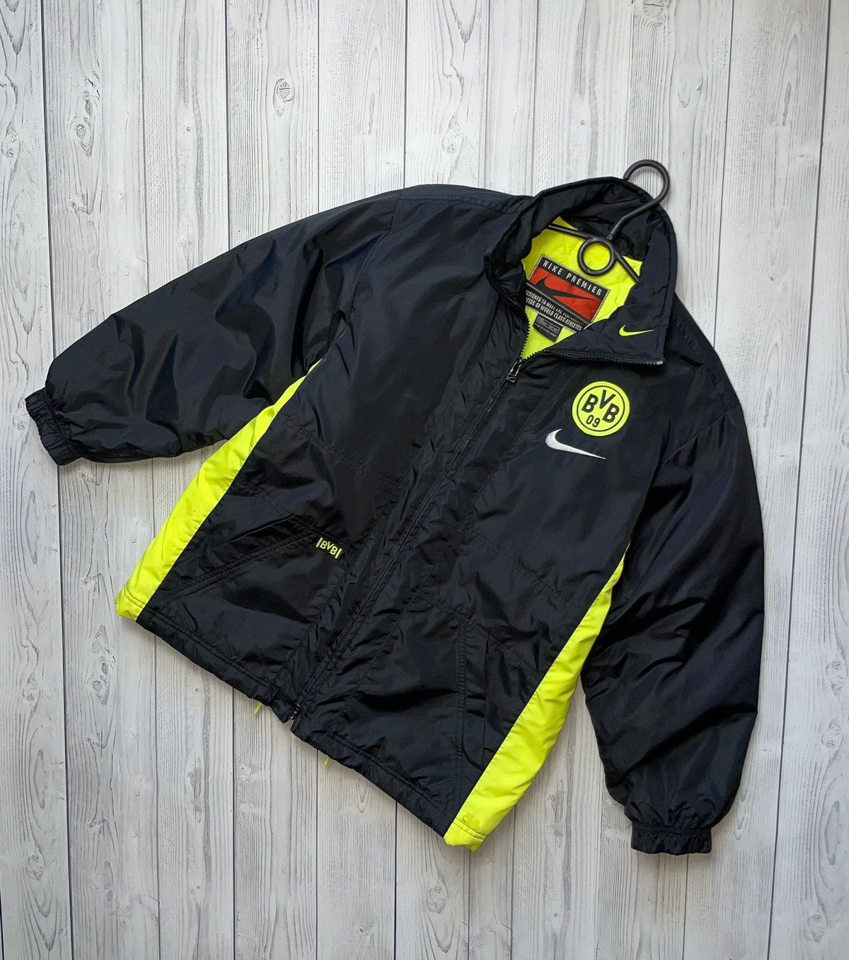 Vintage Nike Borussia Dortmund soccer jacket logo size Xs/S