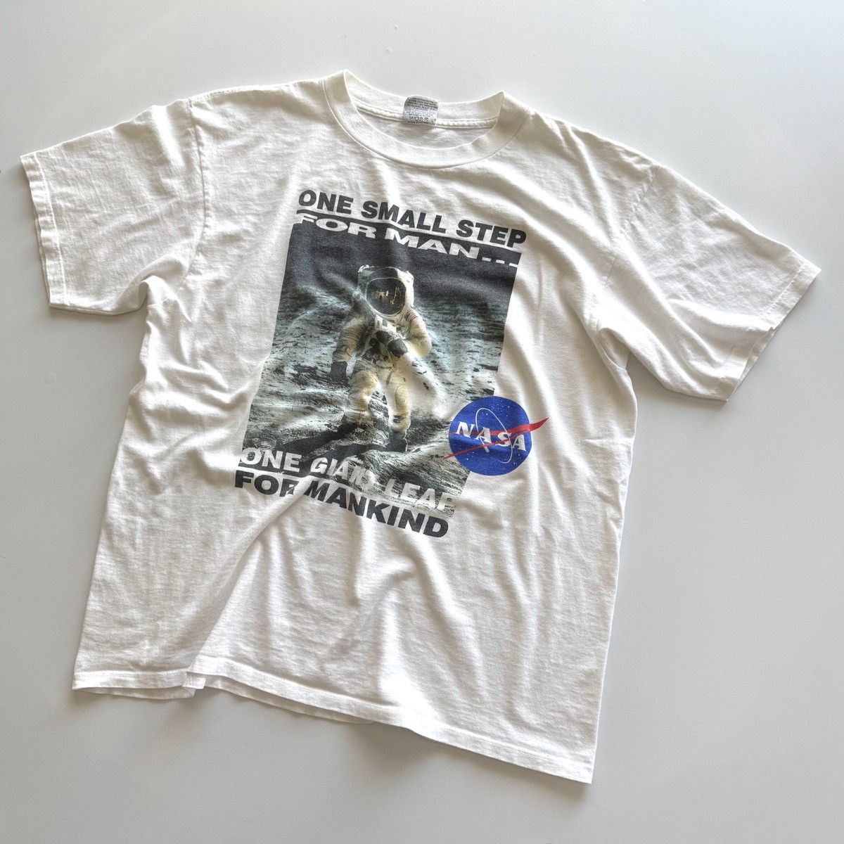 Vintage 1994 Vintage NASA Apollo 11 Neil Armstrong Quote Tee Size US XL / EU 56 / 4 - 2 Thumbnail