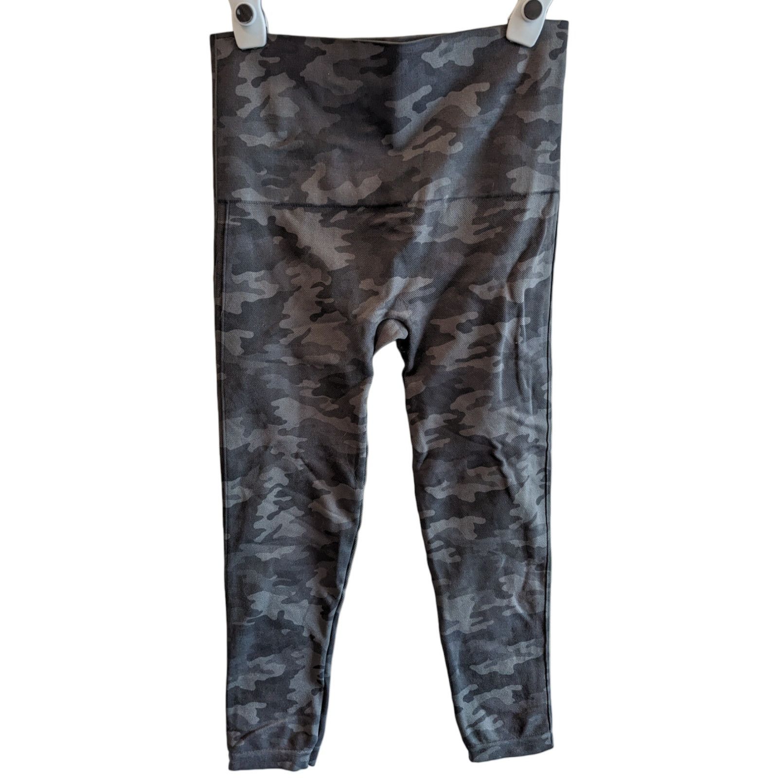 Spanx Spanx Cropped Look At Me Now Green Camo Leggings Medium Size 30" / US 8 / IT 44 - 5 Thumbnail