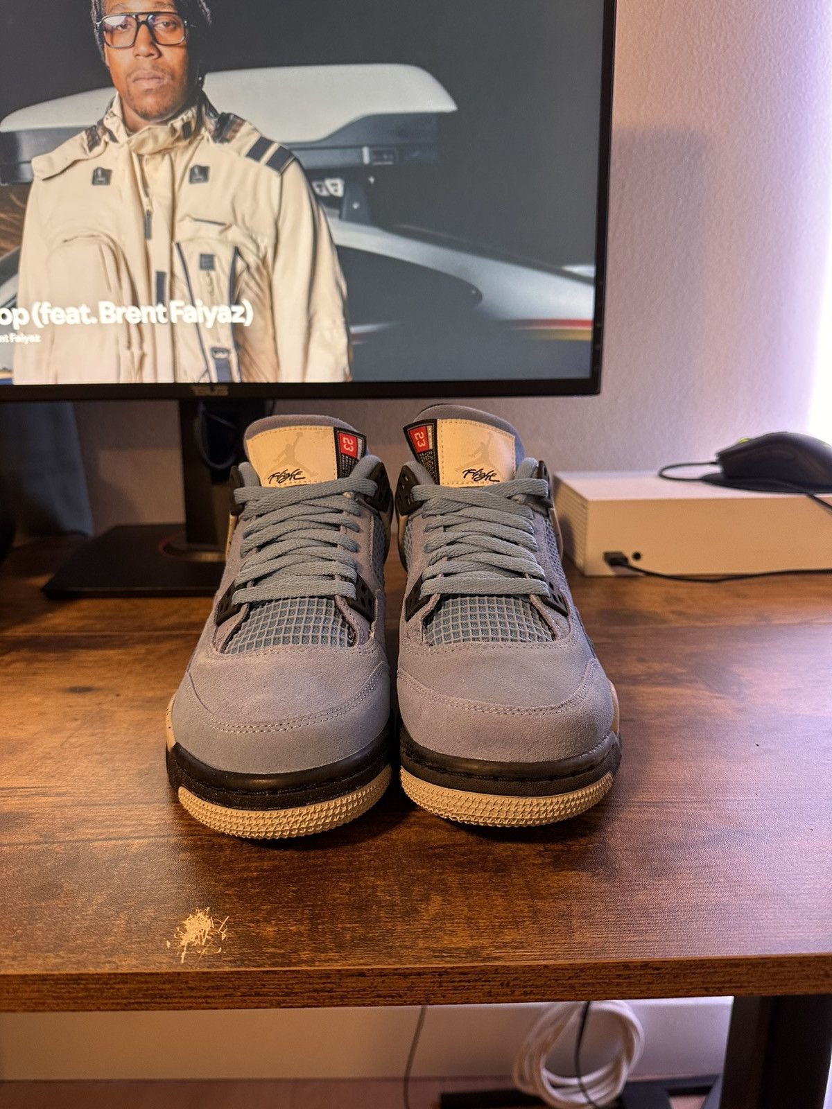 Jordan Brand Air Jordan 4 Retro (GS) Size US 7 / EU 40 - 3 Thumbnail