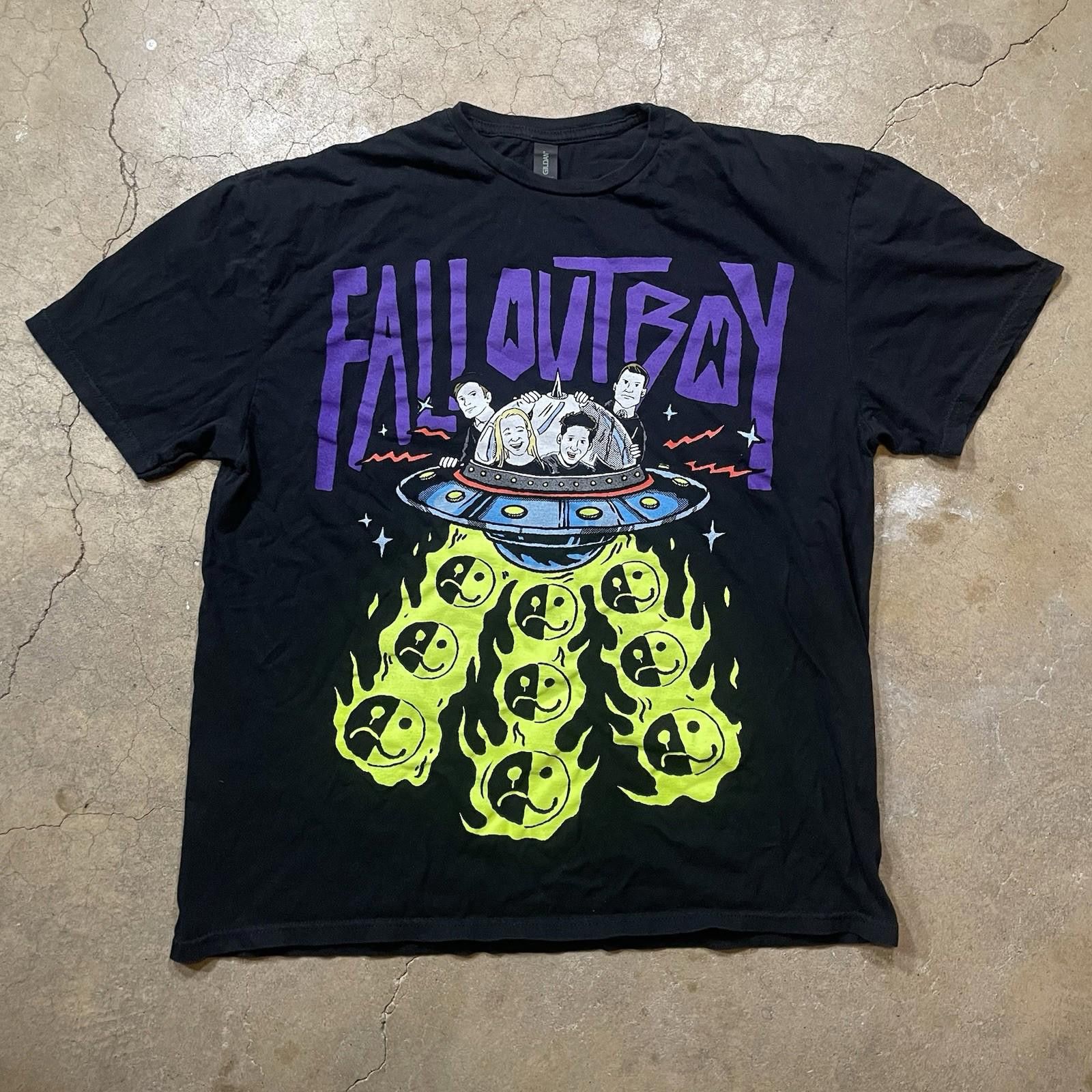 Gildan Fall Out Boy So Much for Tourdust T-Shirt Size XL Size US XL / EU 56 / 4 - 1 Thumbnail