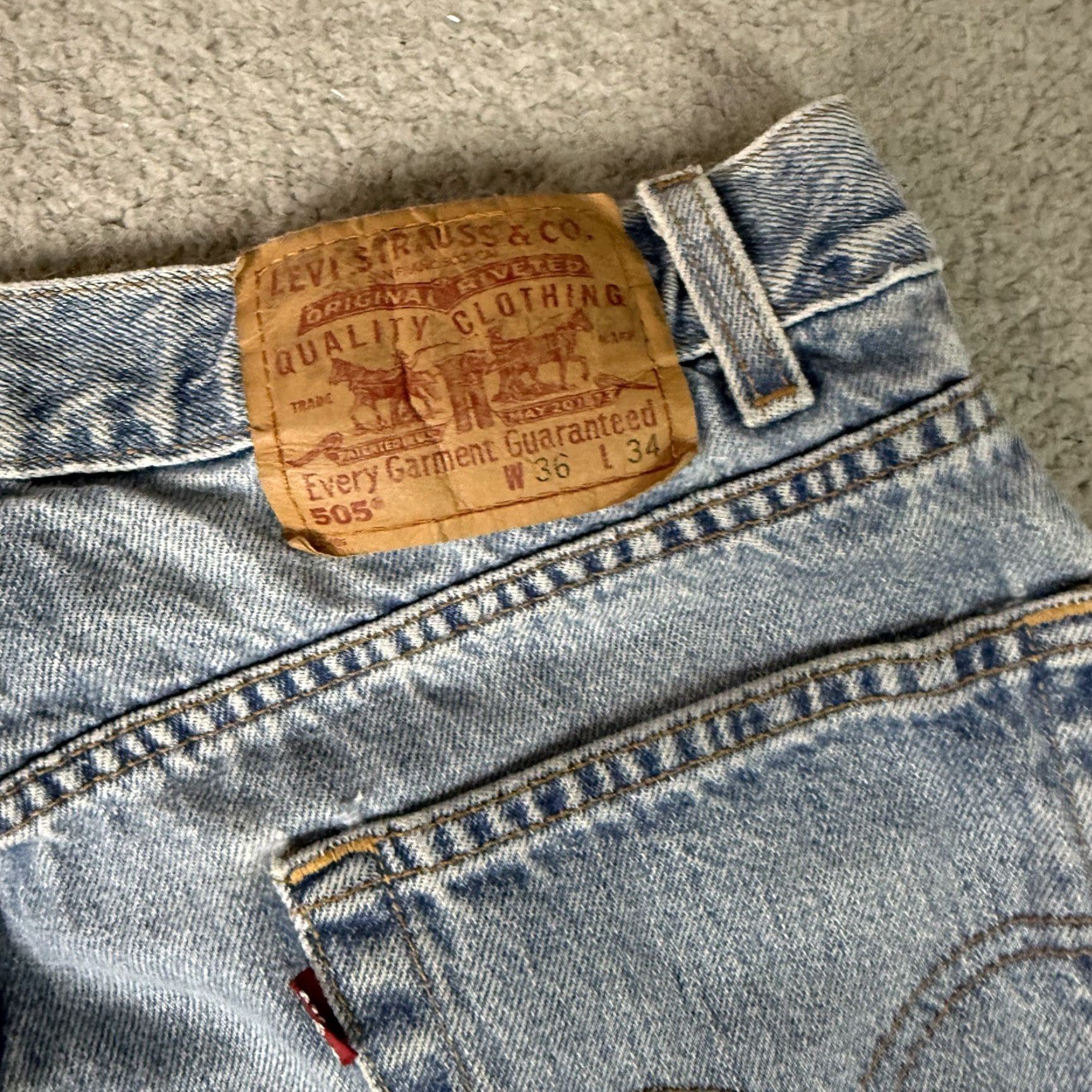 Levi's VINTAGE Levi's 505 Jeans Men Regular Light Blue 34x30 Straight 90s Grunge Denim Cotton Button Zip 5-Pocket image? Size US 34 / EU 50 - 3 Thumbnail