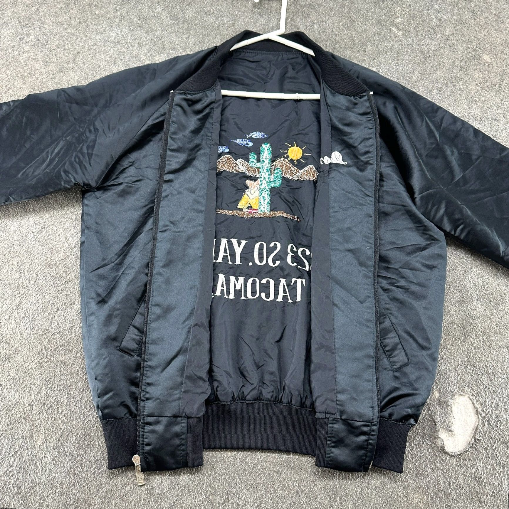 Vintage VINTAGE Jacket Mens L Black Satin Bomber 90s Desert Cactus USA Embroidered Quilted Workwear Casual Satin Lining Full Zip Snaps Size US L / EU 52-54 / 3 - 3 Thumbnail