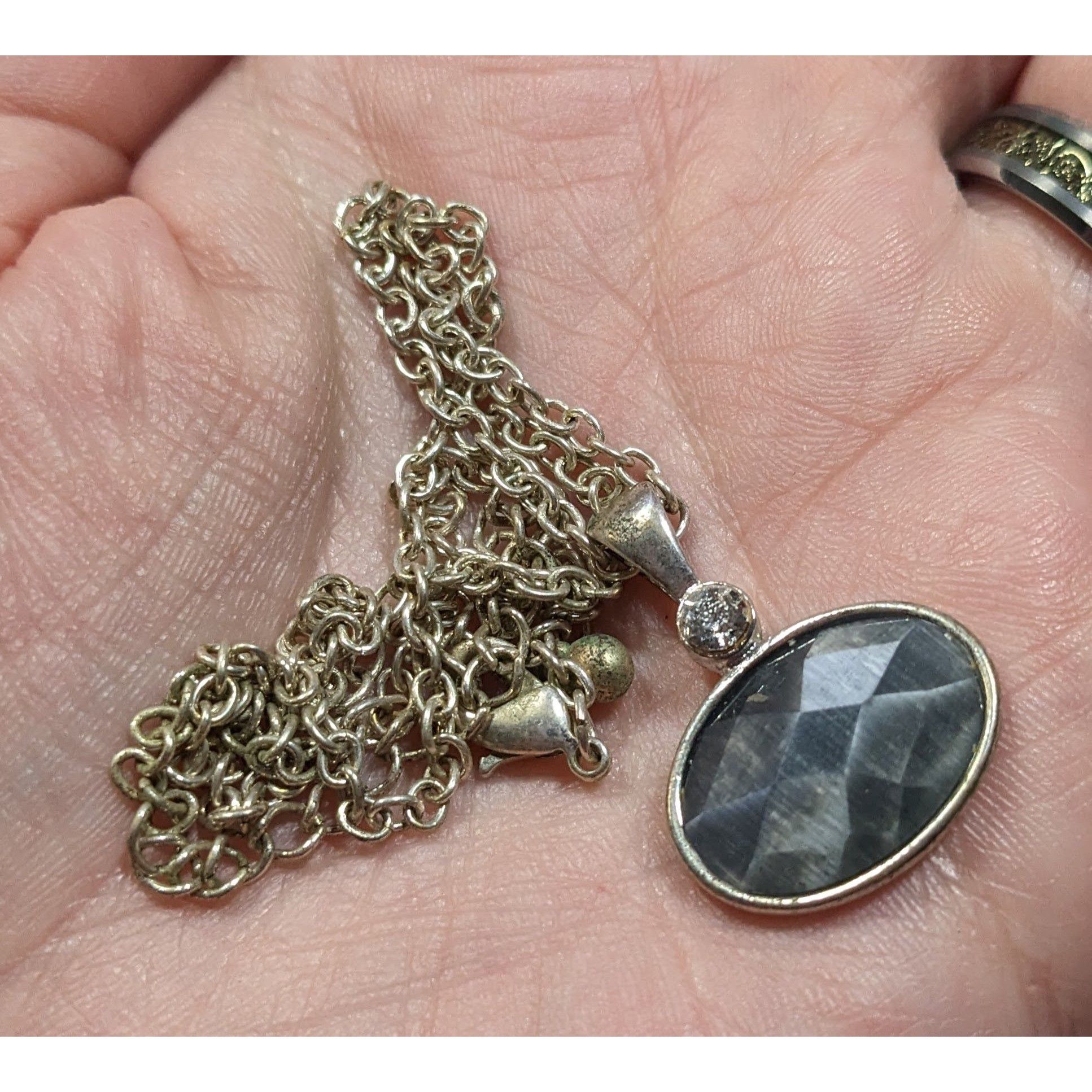 Other Whimsical Grey Faceted Cat Eye Glass Pendant Necklace With R Size ONE SIZE - 3 Thumbnail