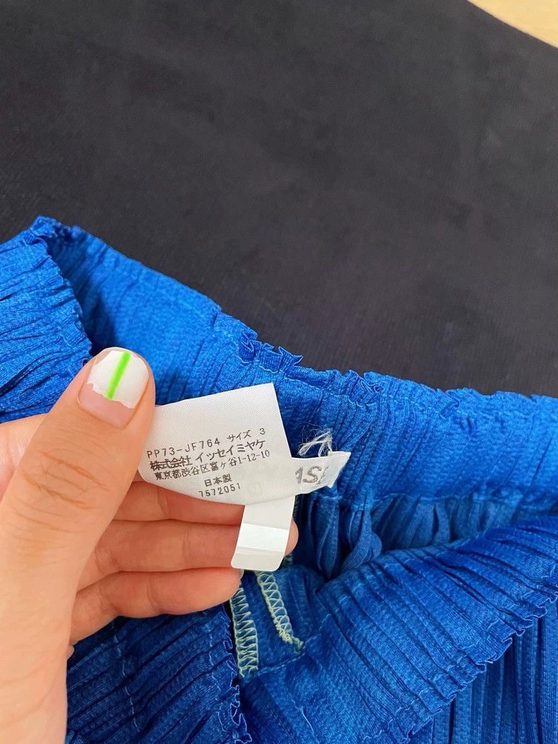 Issey Miyake Issey Miyake size:3 Blue and yellow color-blocked pleated Size 22" - 6 Thumbnail