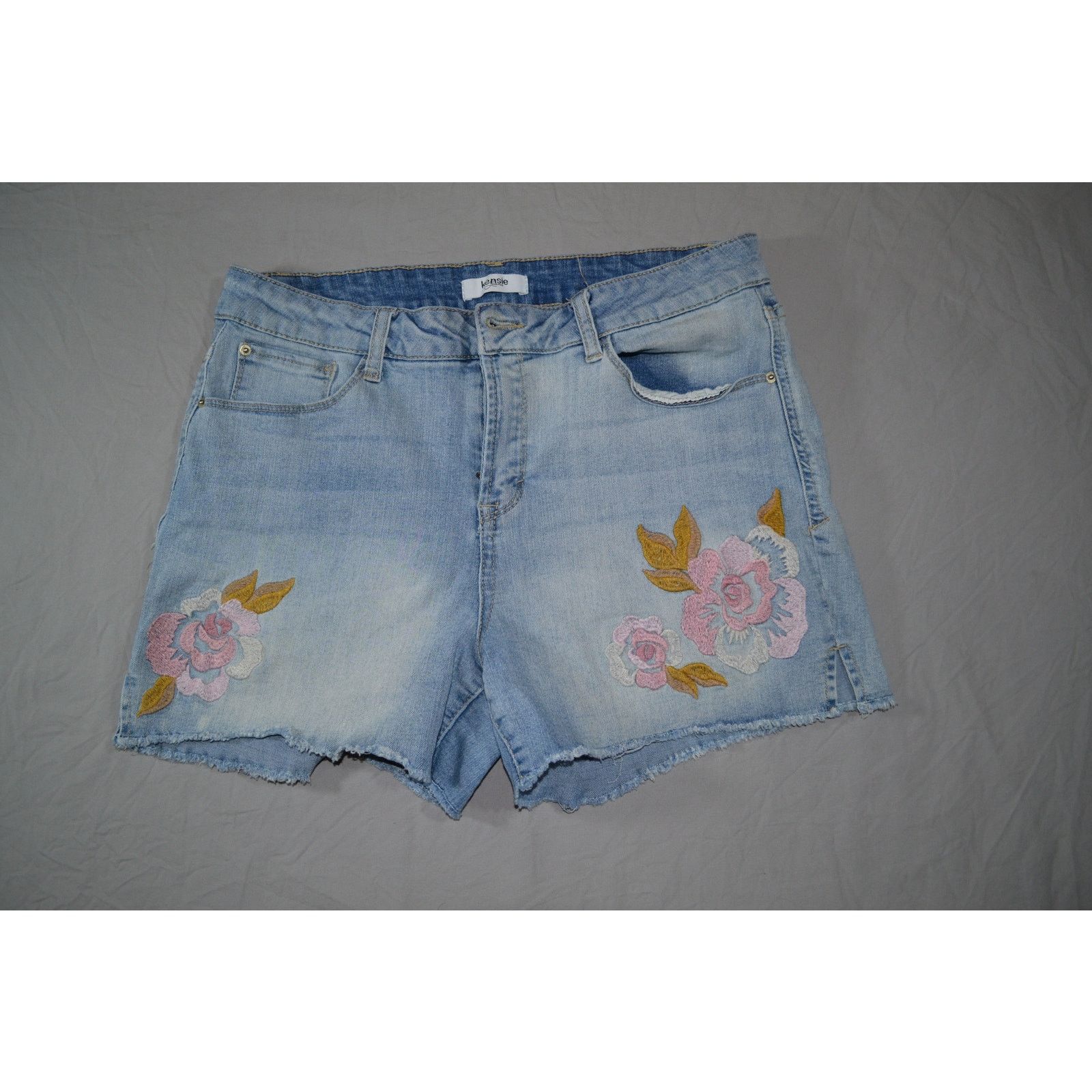 Other Kensie Denim Cut Off Jean Shorts Distressed Floral size 10 Size 32" / US 10 / IT 46 - 1 Thumbnail