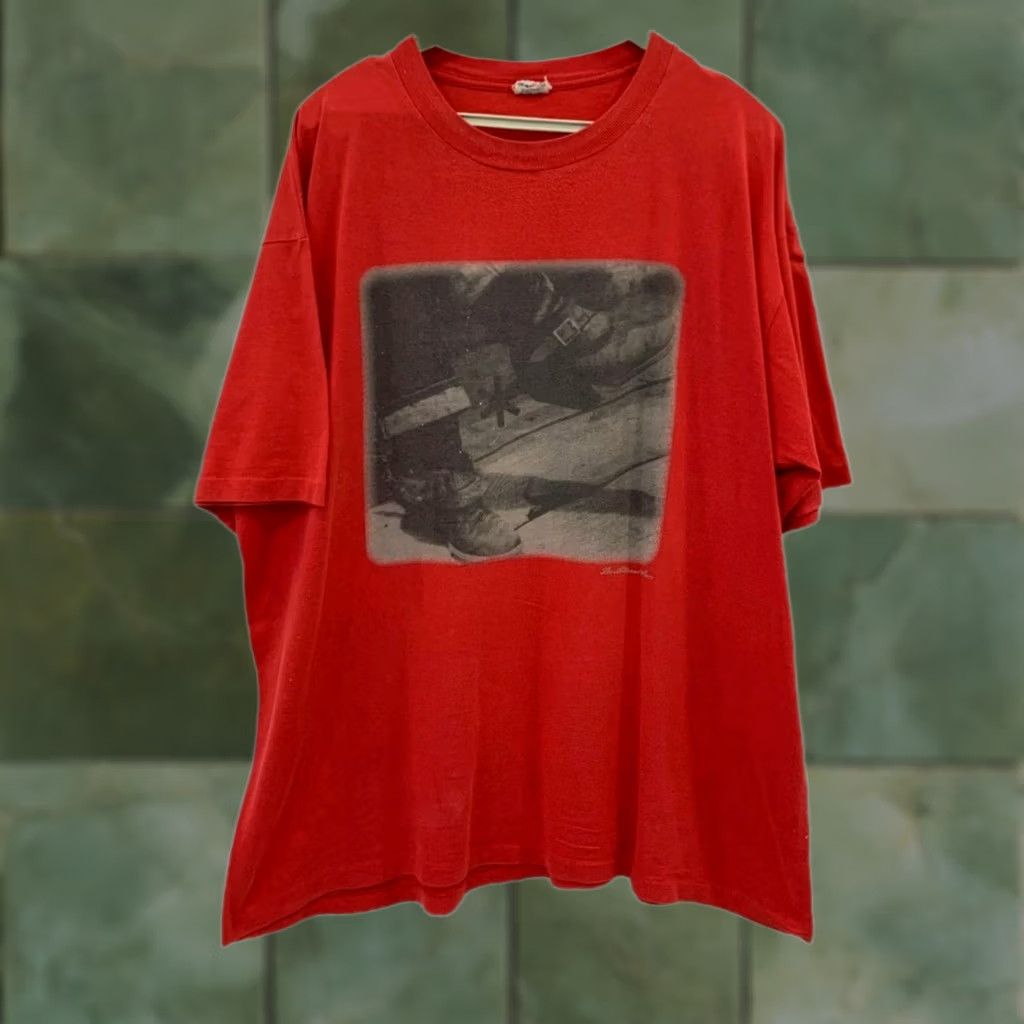 Levi's VINTAGE Levi's Photo T-Shirt 90s XL Red Made in Italy Mens Short Sleeve Graphic Tee Size US XL / EU 56 / 4 - 1 Thumbnail