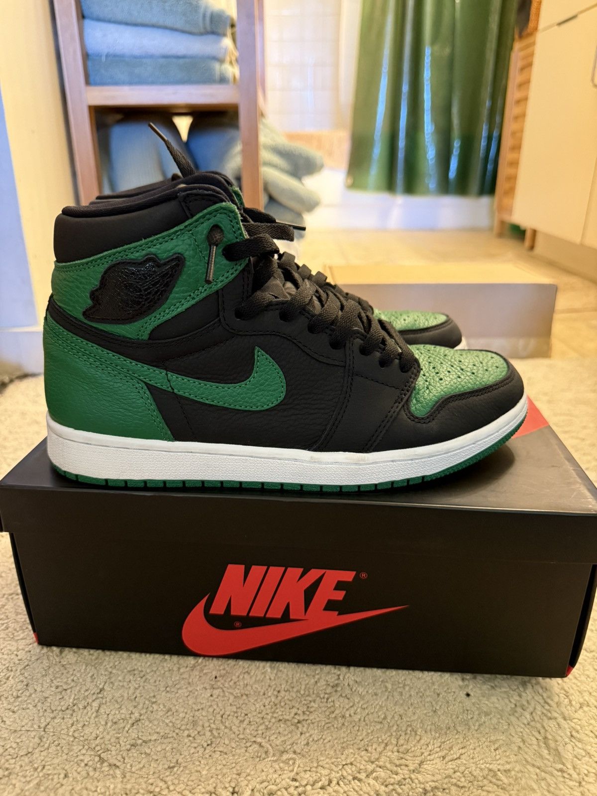 Nike Air Jordan 1 Retro OG High - Pine Size US 9 / EU 42 - 4 Thumbnail