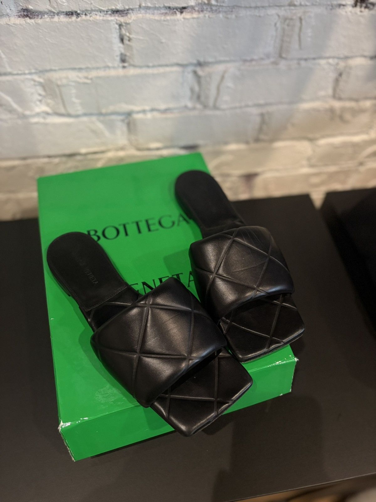 Bottega Veneta Bottega Veneta Black Slides Clean OG Size 39 Size US 9 / IT 39 - 1 Thumbnail