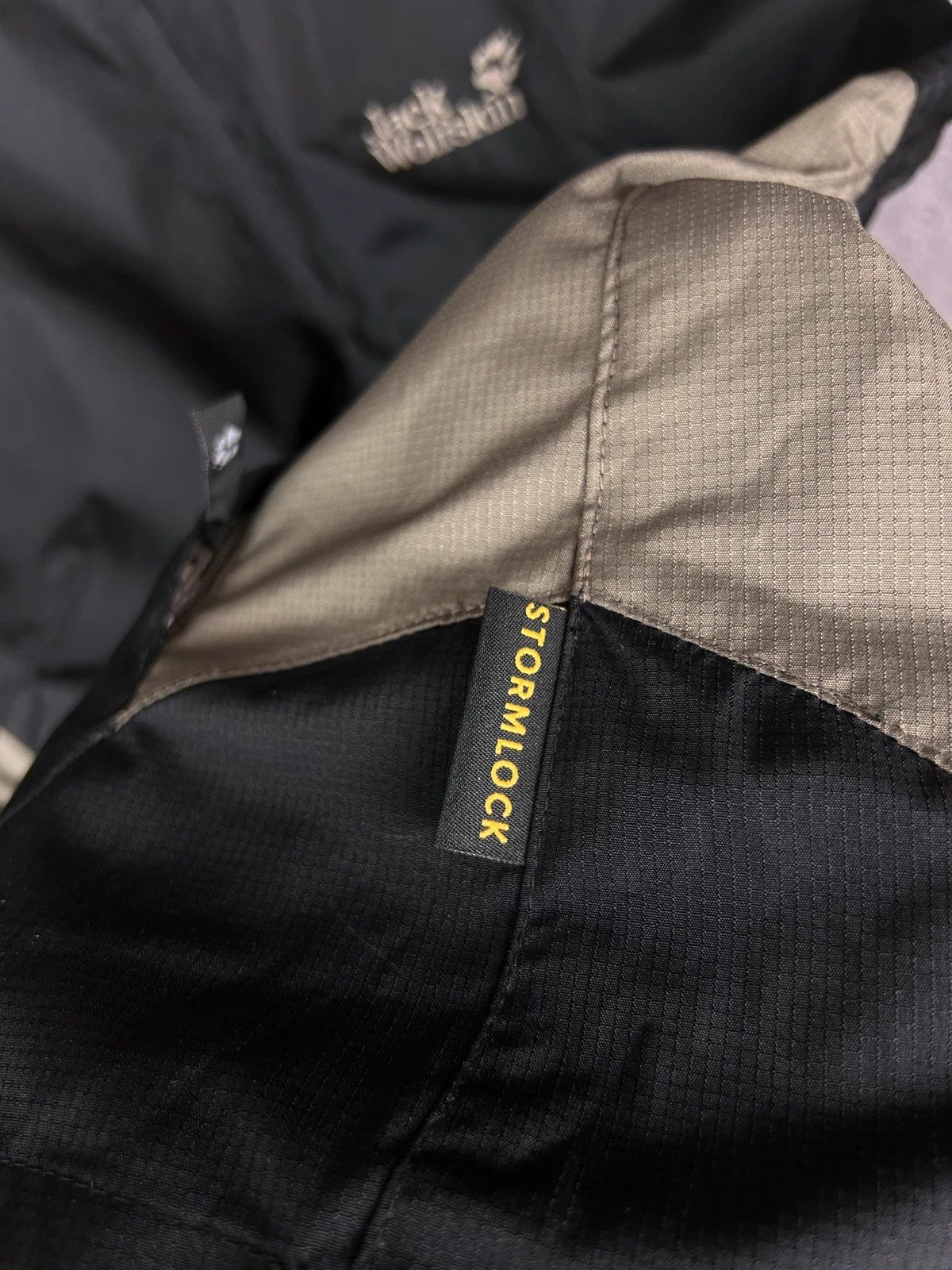 Jack Wolfskin Jack Wolfskin black windbreaker jacket with hood Size US S / EU 44-46 / 1 - 7 Thumbnail