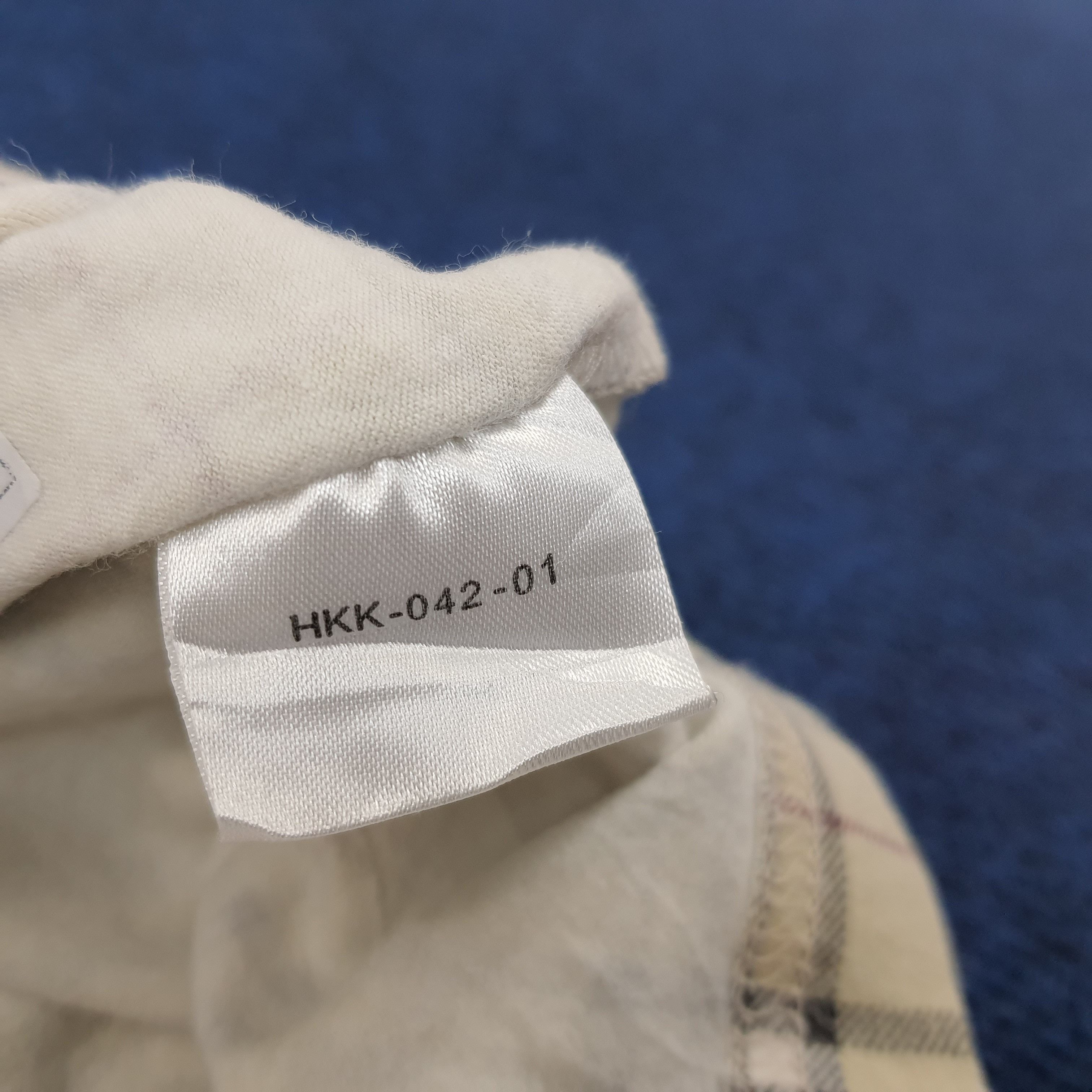 Burberry × Vintage Vintage Burberry London Nova Check Tshirt C219N33 Size S / US 4 / IT 40 - 5 Thumbnail