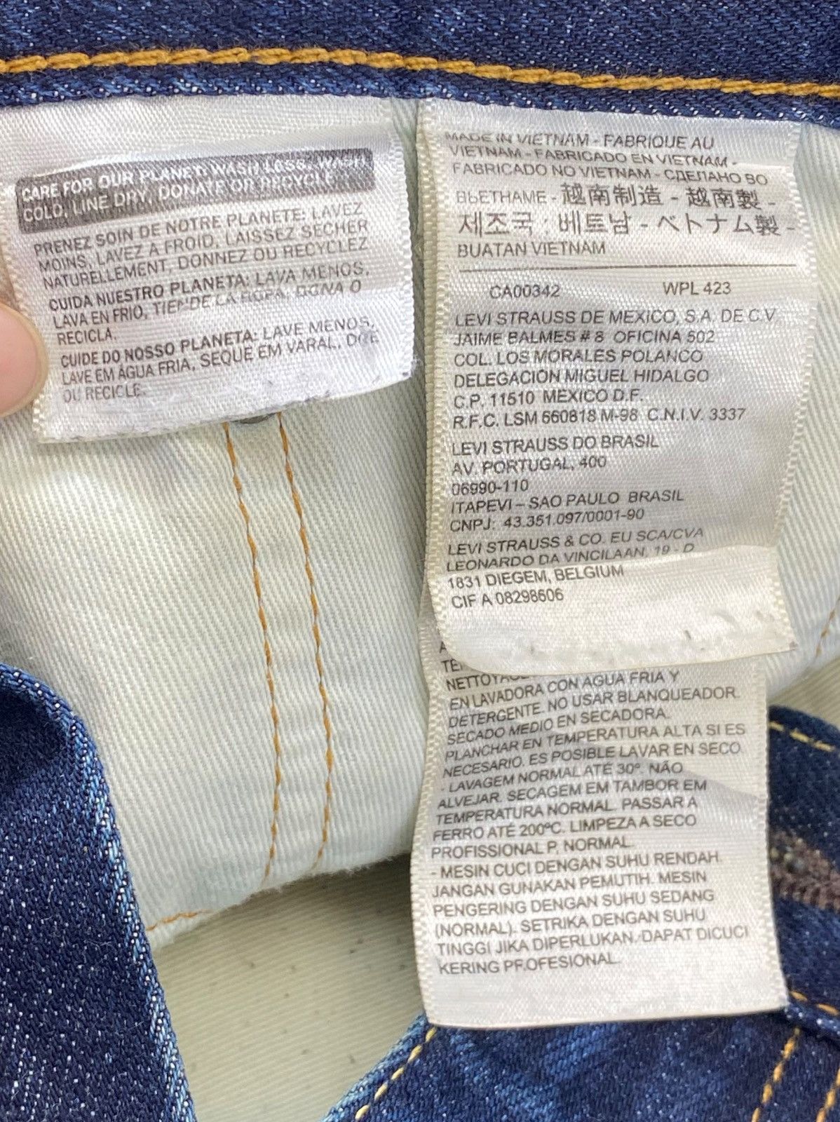 Levi's Levi’s Blue Wash Straight Leg Style Jeans Size US 33 - 10 Thumbnail