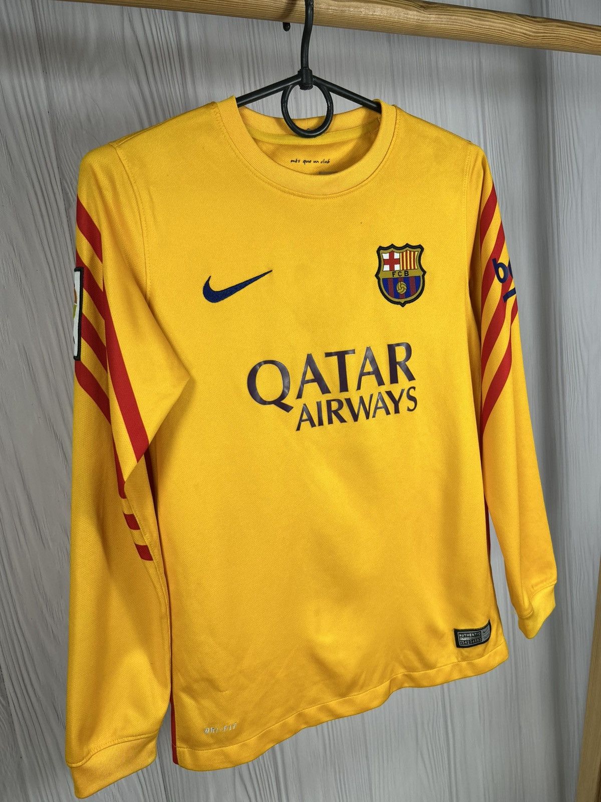 Nike FC Barcelona 2015 Soccer Jersey Longsleeve Size Boys M Size US M / EU 48-50 / 2 - 3 Thumbnail