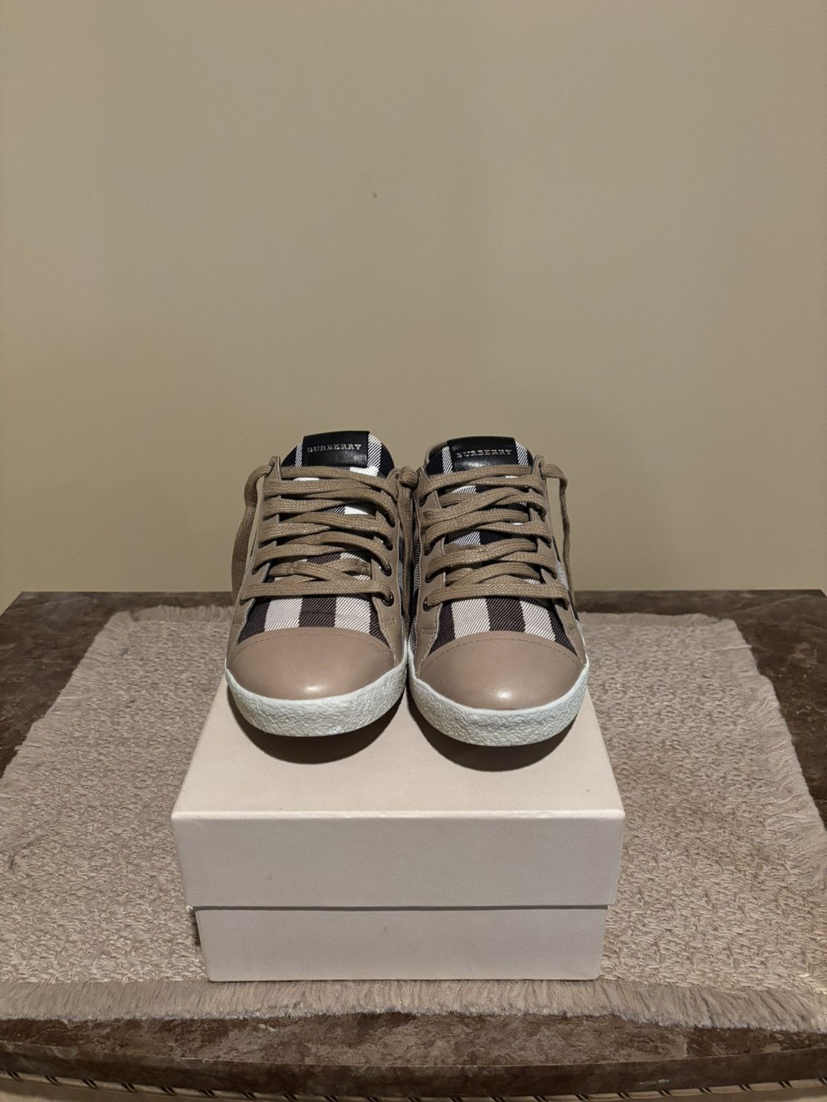 Burberry Vintage Housecheck Low Top Vulcanized Sneaker Size US 7.5 / IT 37.5 - 1 Thumbnail