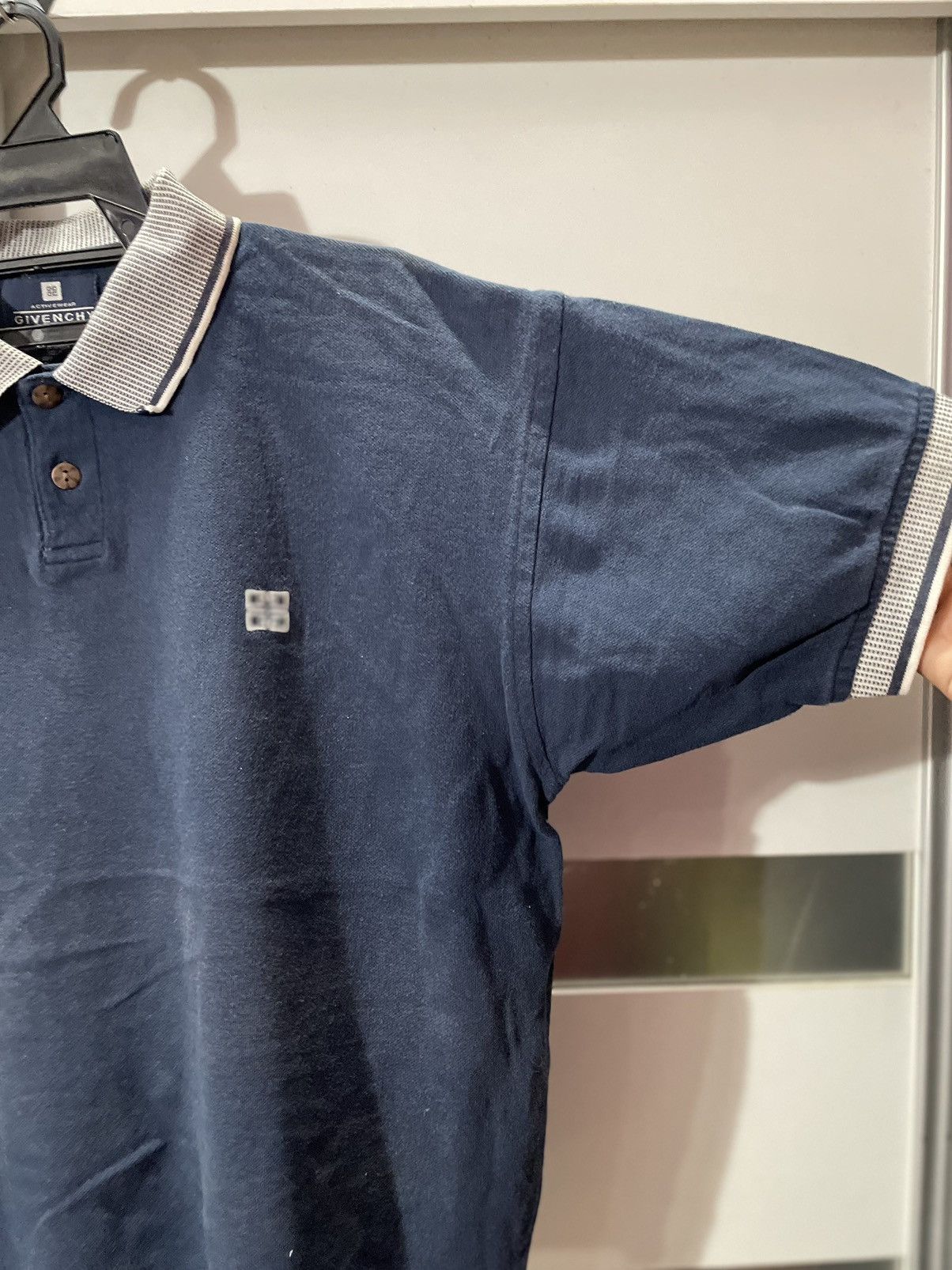 Vintage Vintage Givenchy Active Wear 90s polo ringer classic button Size US L / EU 52-54 / 3 - 5 Thumbnail
