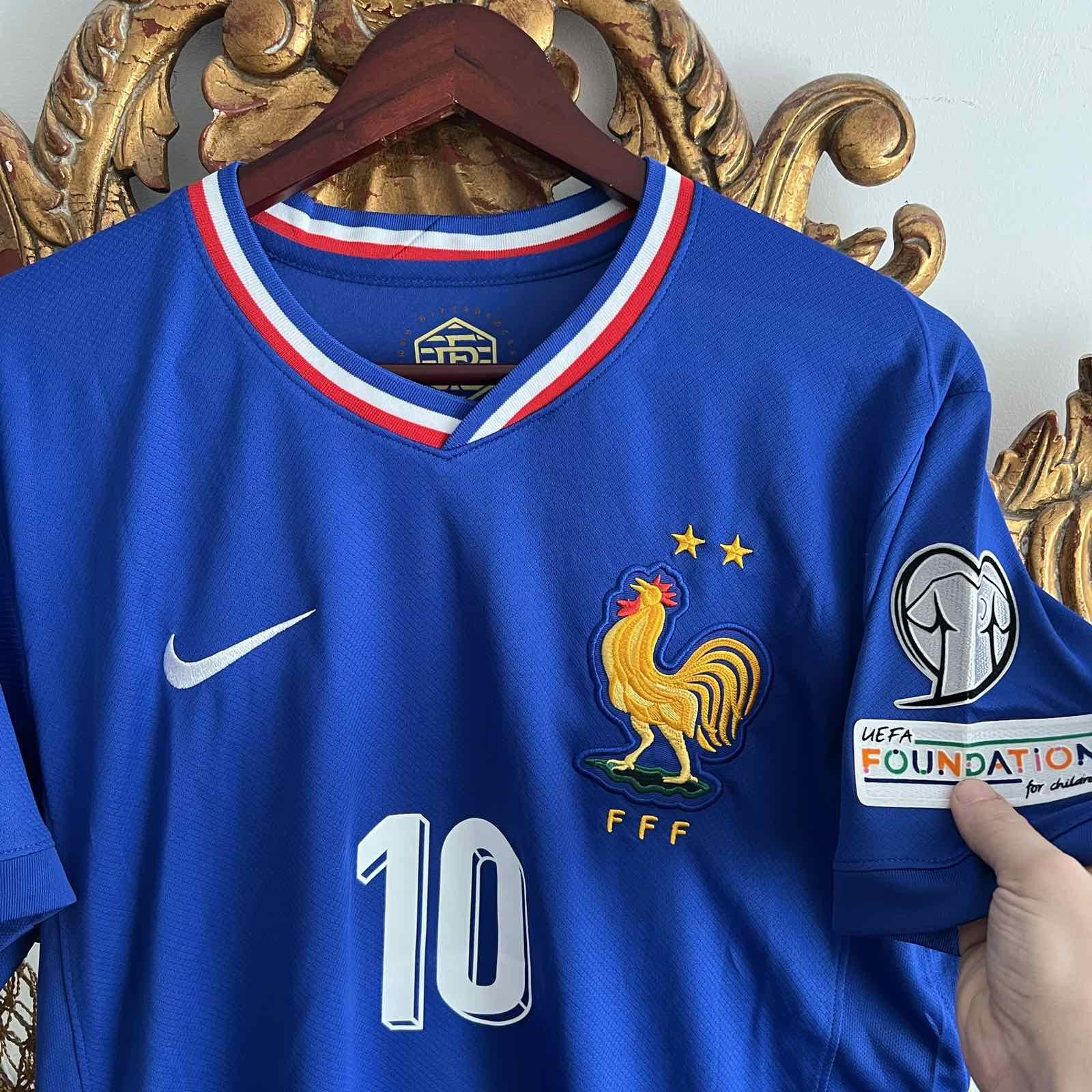 Other Nike France Mbappe 2024/25 Away Soccer Jersey Size US L / EU 52-54 / 3 - 4 Thumbnail