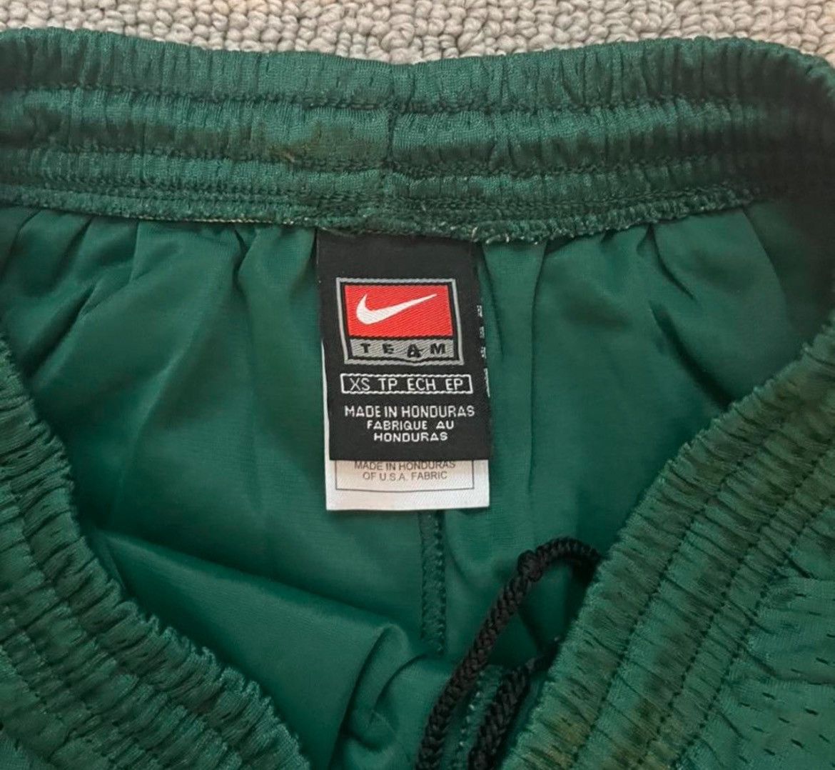 Nike × Vintage Vintage Nike mesh green shorts Size US 30 / EU 46 - 2 Thumbnail