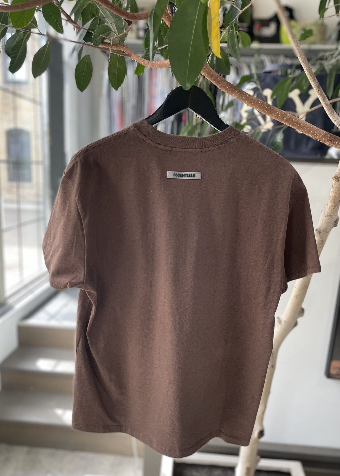 Essentials × Fear of God Fear of God Essentials x SSENSE Boxy T-Shirt Applique Logo Size US XS / EU 42 / 0 - 2 Thumbnail