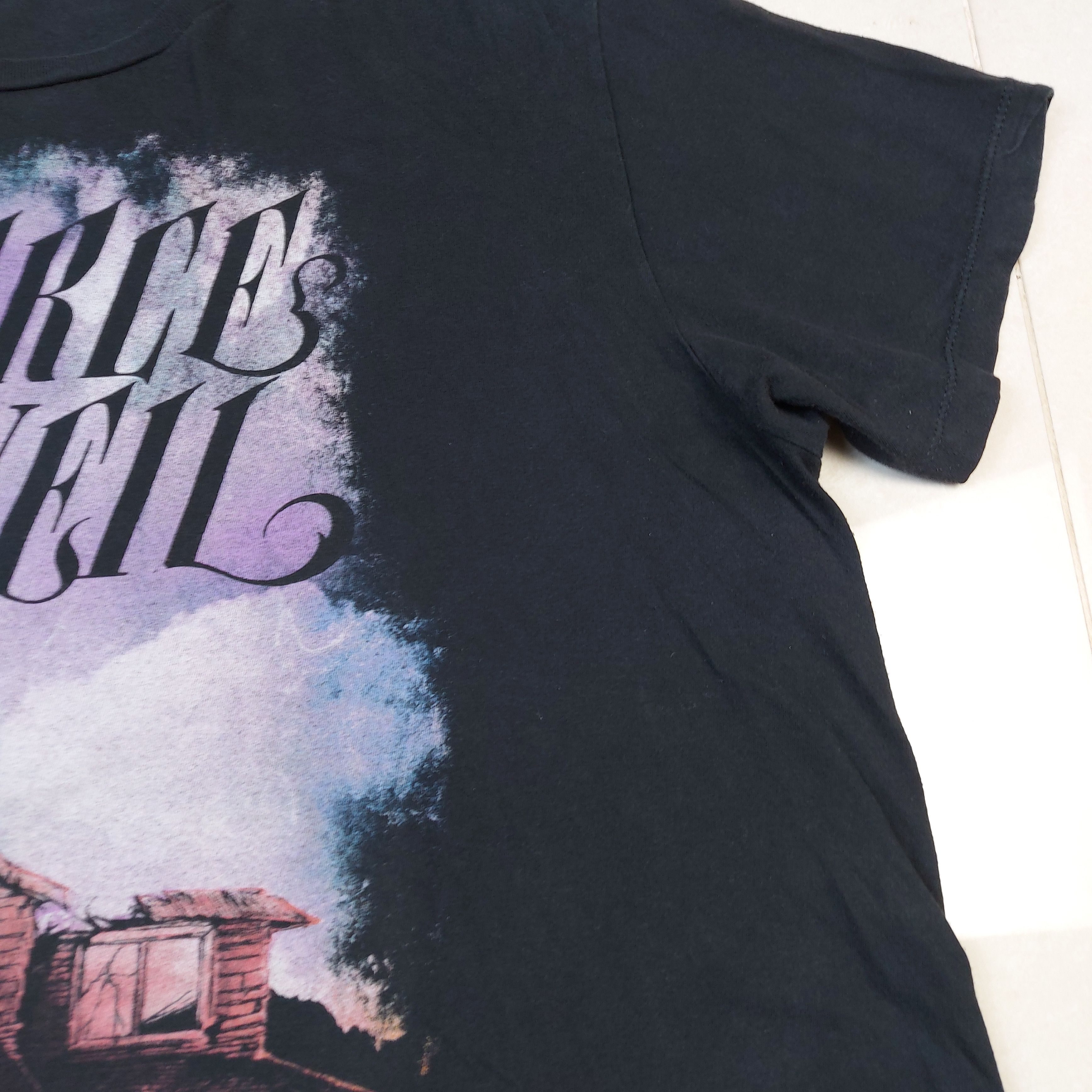 Band Tees Vintage Pierce the Veil Band Collide with the Sky Album TEE Size US XL / EU 56 / 4 - 6 Thumbnail