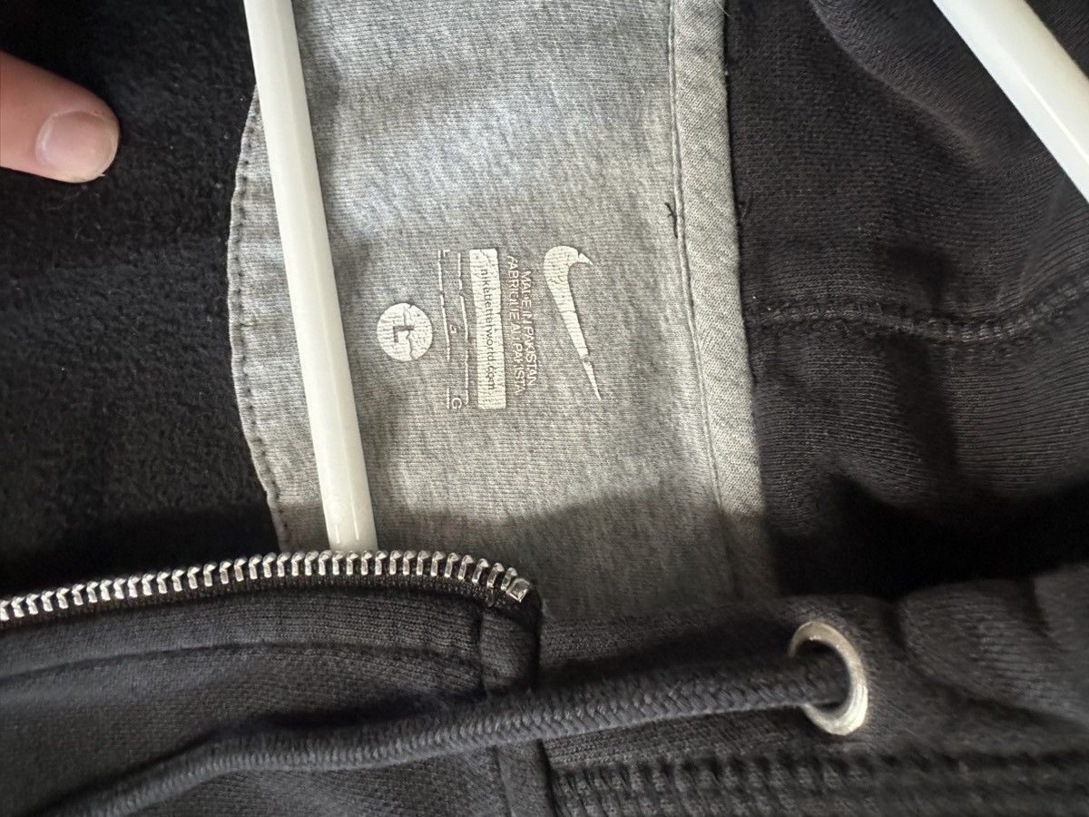 Vintage Black vintage Nike zip up Size US L / EU 52-54 / 3 - 2 Thumbnail