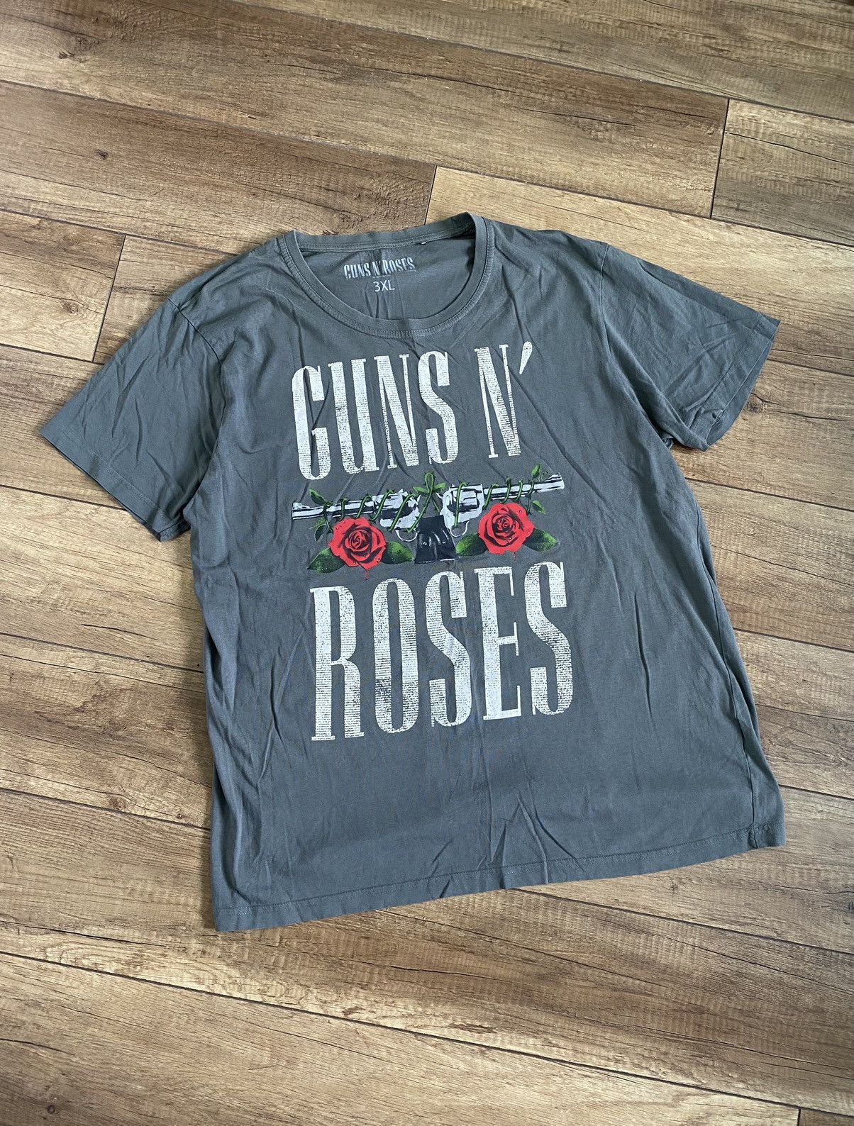 Band Tees Vintage Guns N' Roses 2013 Oversize Distressed Rock T Shirt Size US XXL / EU 58 / 5 - 3 Thumbnail