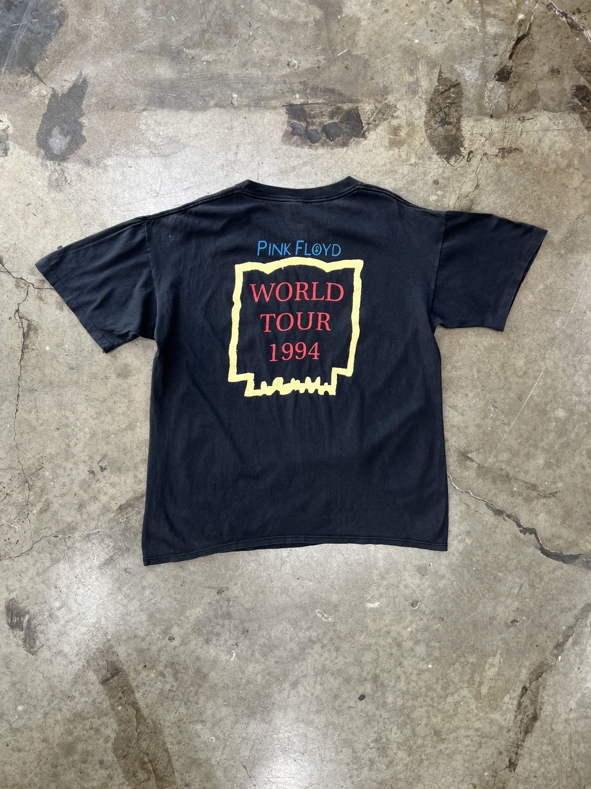 Band Tees Vintage 1994 Pink Floyd World Tour Band Tee Single Stitch XL Size US XL / EU 56 / 4 - 5 Thumbnail