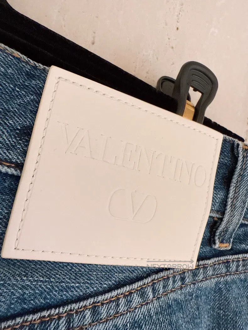 Valentino Valentino Three-dimensional floral jeans Size 40" / US 18 - 7 Thumbnail