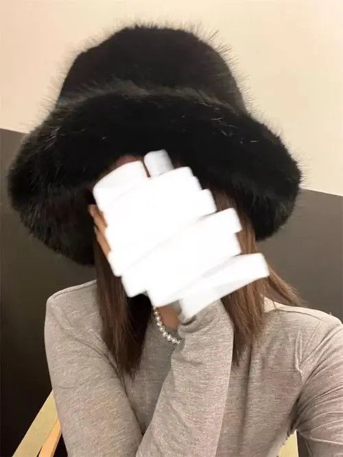 VIBE Faux Fur bucket hat Size ONE SIZE - 4 Thumbnail