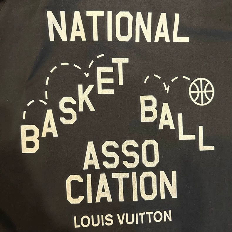 Louis Vuitton Louis Vuitton Solid Print Classic Short Sleeve Crew Neck Sh Size US M / EU 48-50 / 2 - 6 Thumbnail