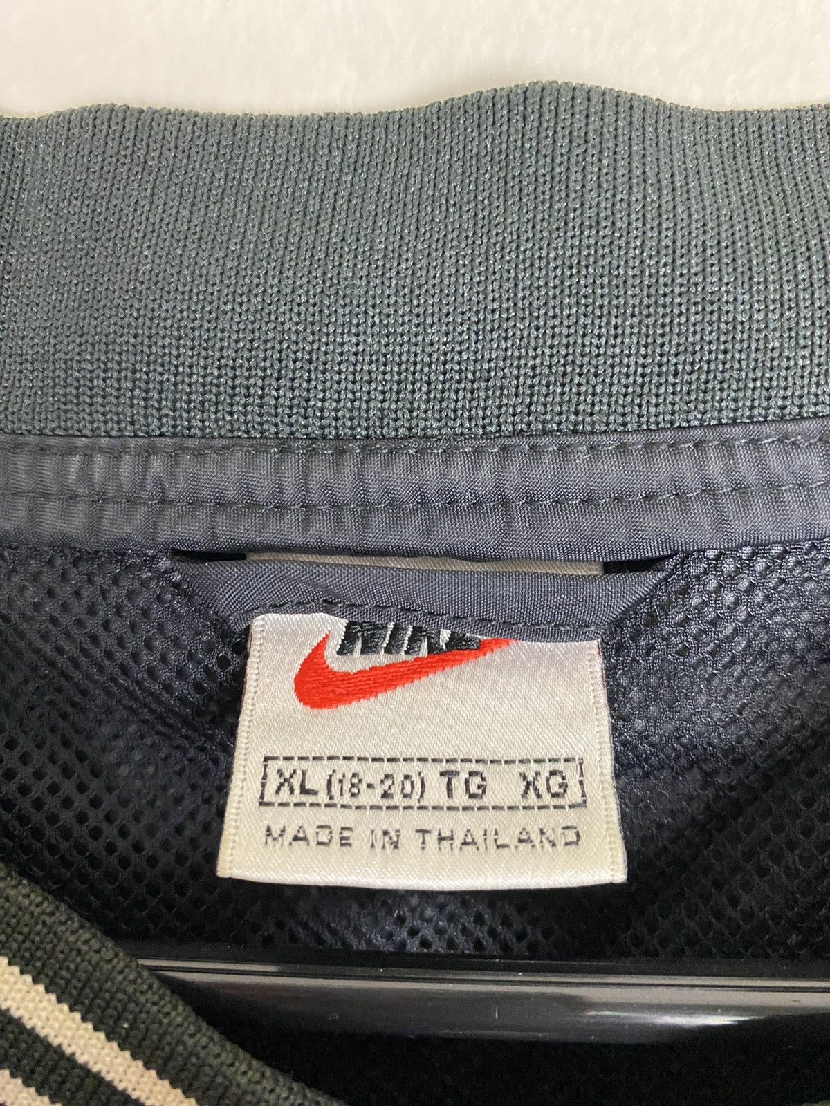 Nike Vintage 90’s Nike Swoosh Pullover Windbreaker Jacket Size US L / EU 52-54 / 3 - 3 Thumbnail