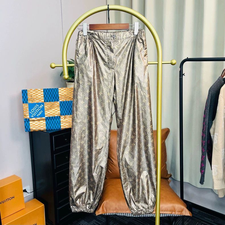 Louis Vuitton Louis Vuitton Golden Brown Full Print Jogging Pants Size US 34 / EU 50 - 1 Thumbnail