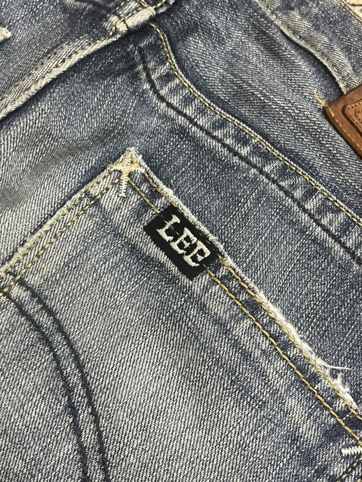 Lee Vintage Lee Riders Japan Made Blue Wash Distress Flare Jeans Size US 31 - 9 Thumbnail