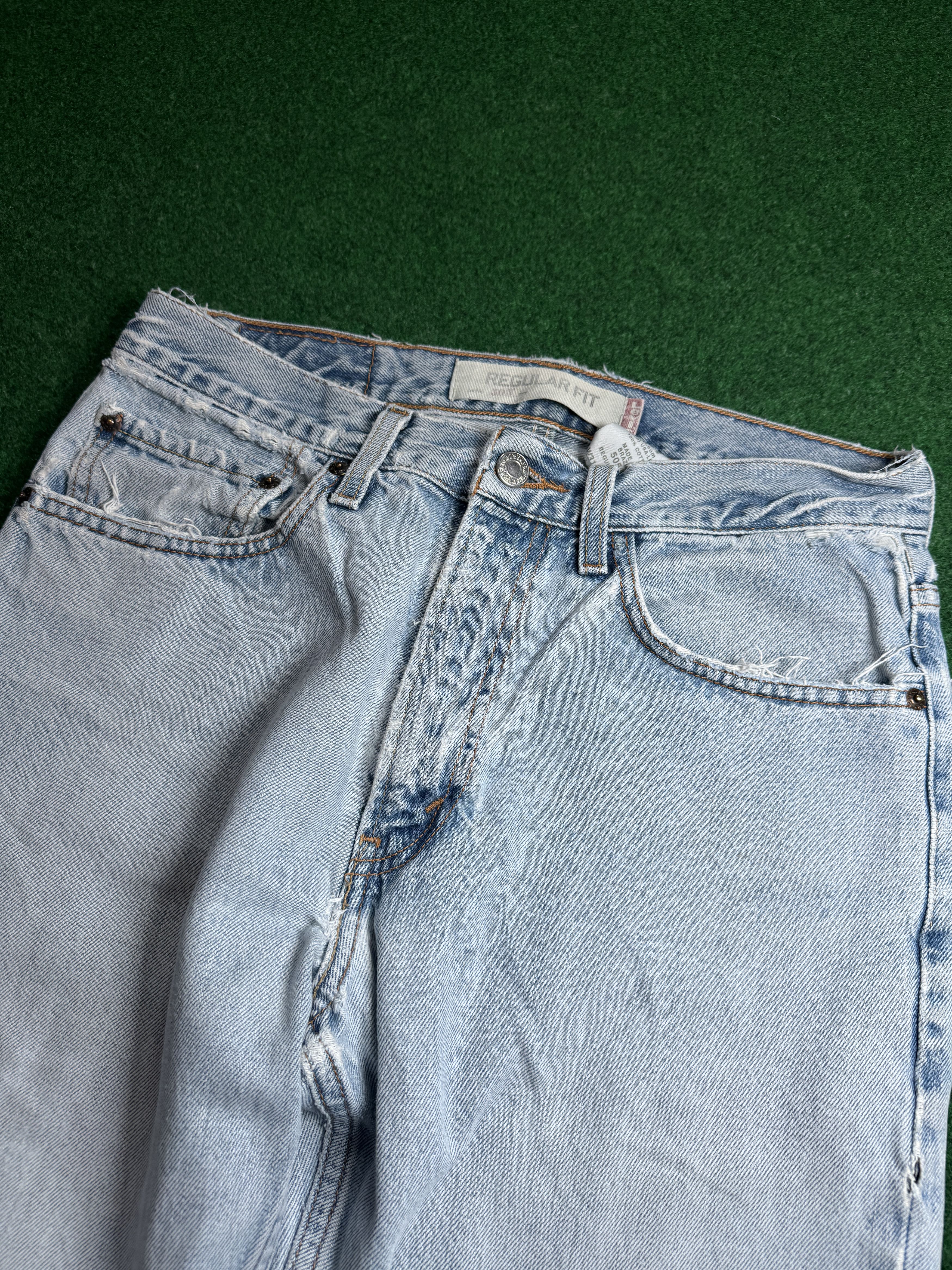 Levi's Levi’’s 505 Y2K Distressed Straight Leg Light Wash Jeans Size US 31 - 6 Thumbnail