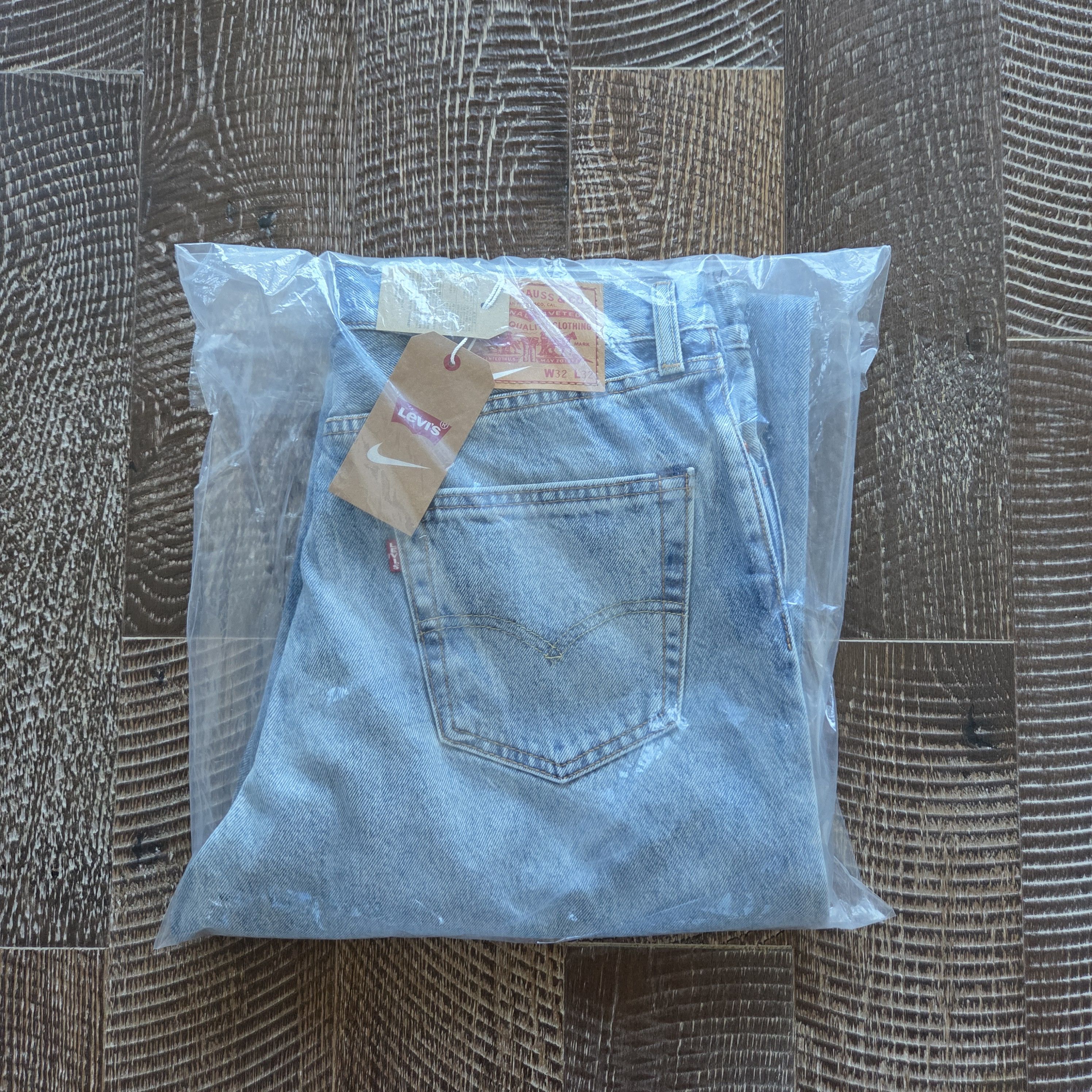 パンツ Levi's x NIKE Baggy Jean 32/32 Buy Levi's x Nike Baggy Jean 'Light Blue' - 002TN 0000 | GOAT