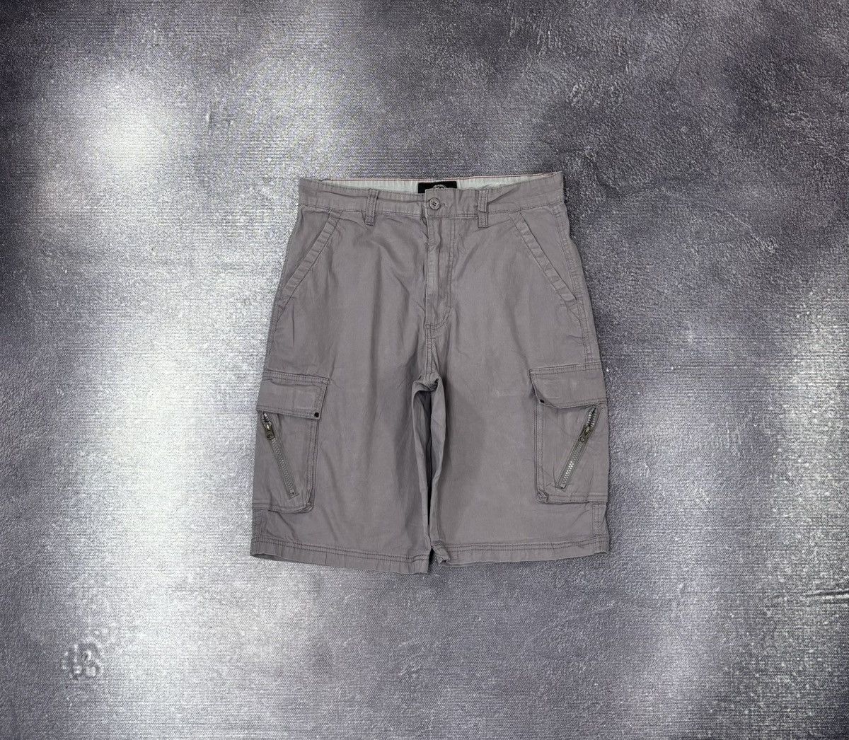 Beverly Hills Polo Club Beverly Hills Polo Club Y2K Zip Pockets Hype Cargo Shorts Size US 30 / EU 46 - 1 Thumbnail