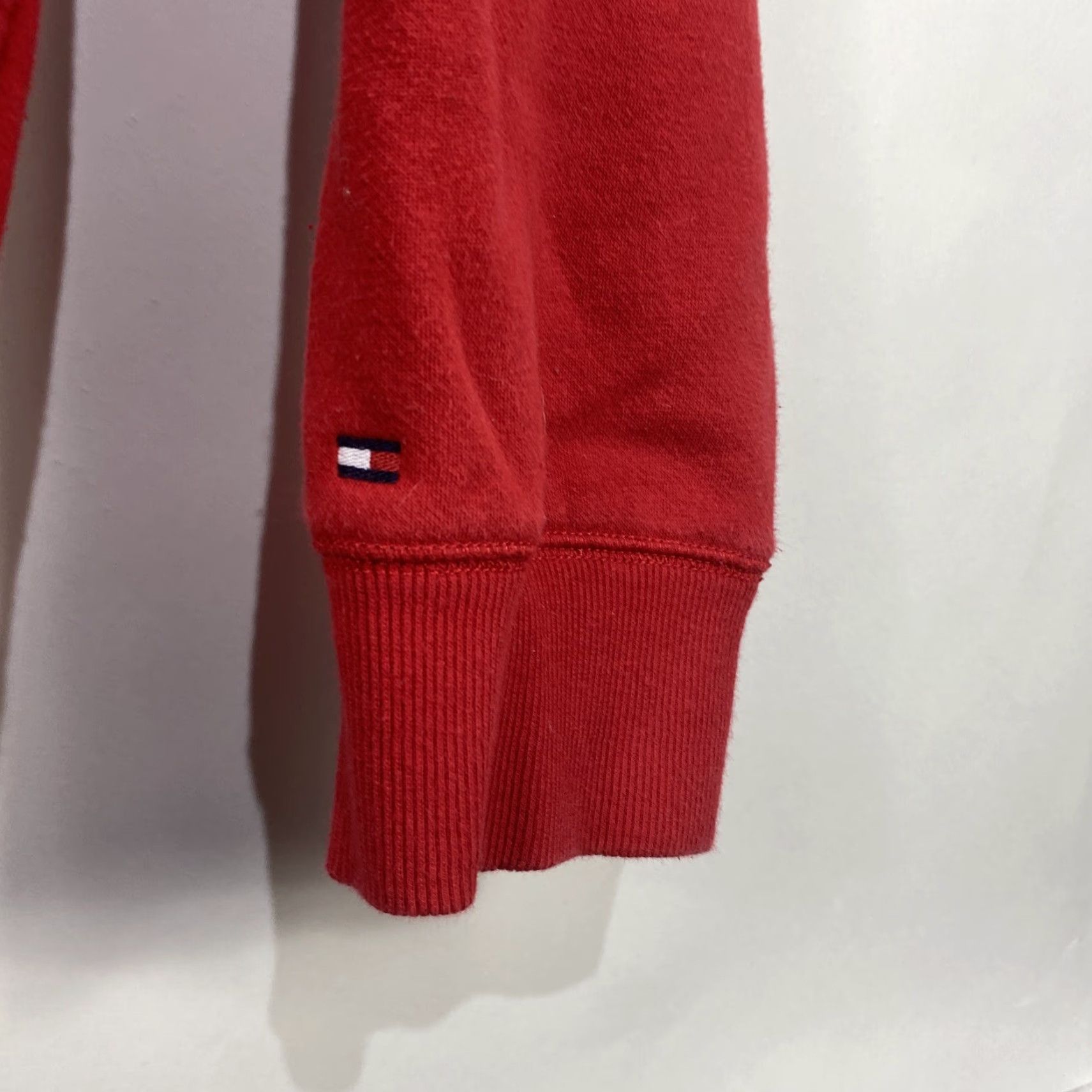 Tommy Hilfiger VINTAGE Tommy Hilfiger Sweatshirt Pullover Crewneck 2XL Red Spellout Mens Regular XXL Knit Cotton Blend Polyester Logo 90s Winter Fall Spring Size US XXL / EU 58 / 5 - 3 Thumbnail