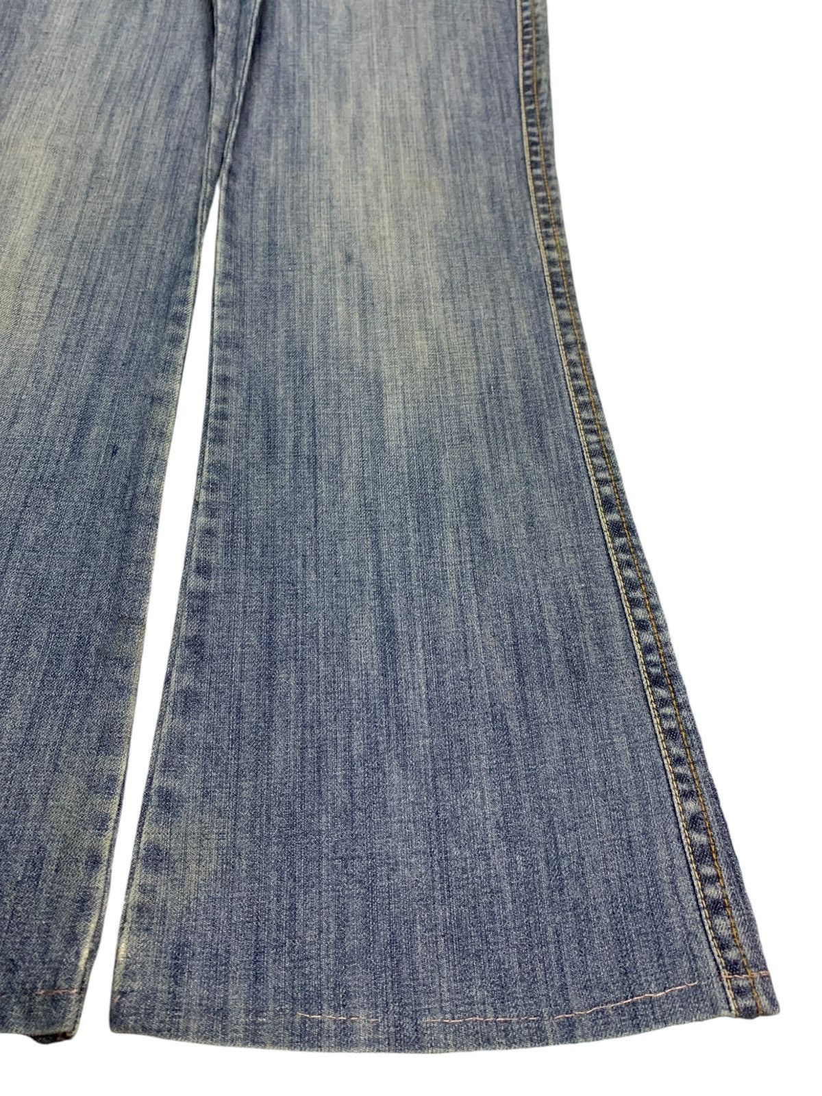 Japanese Brand Vintage Japanese Brand Blue Wash Flare Style Jeans Size 32" / US 10 / IT 46 - 7 Thumbnail