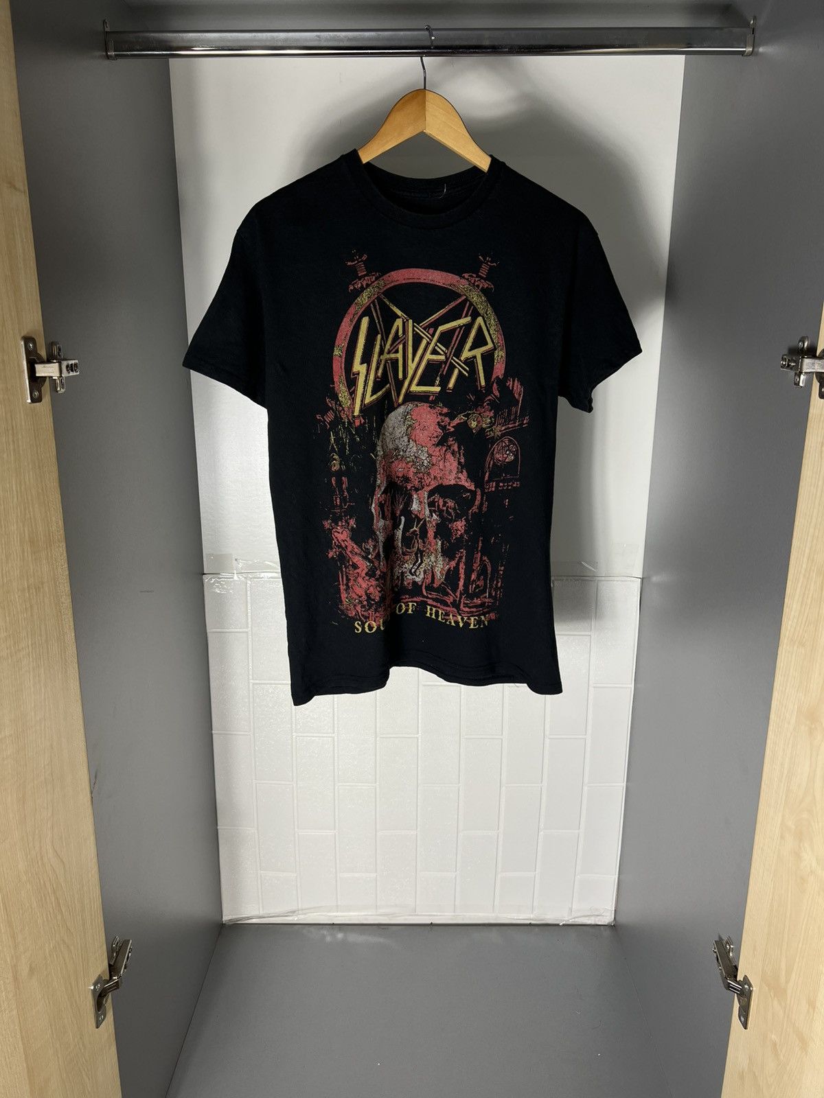 Band Tees VINTAGE SLAYER WORLD TOUR ROCK T-SHIRT METAL RETRO Y2K 90s Size US M / EU 48-50 / 2 - 5 Thumbnail