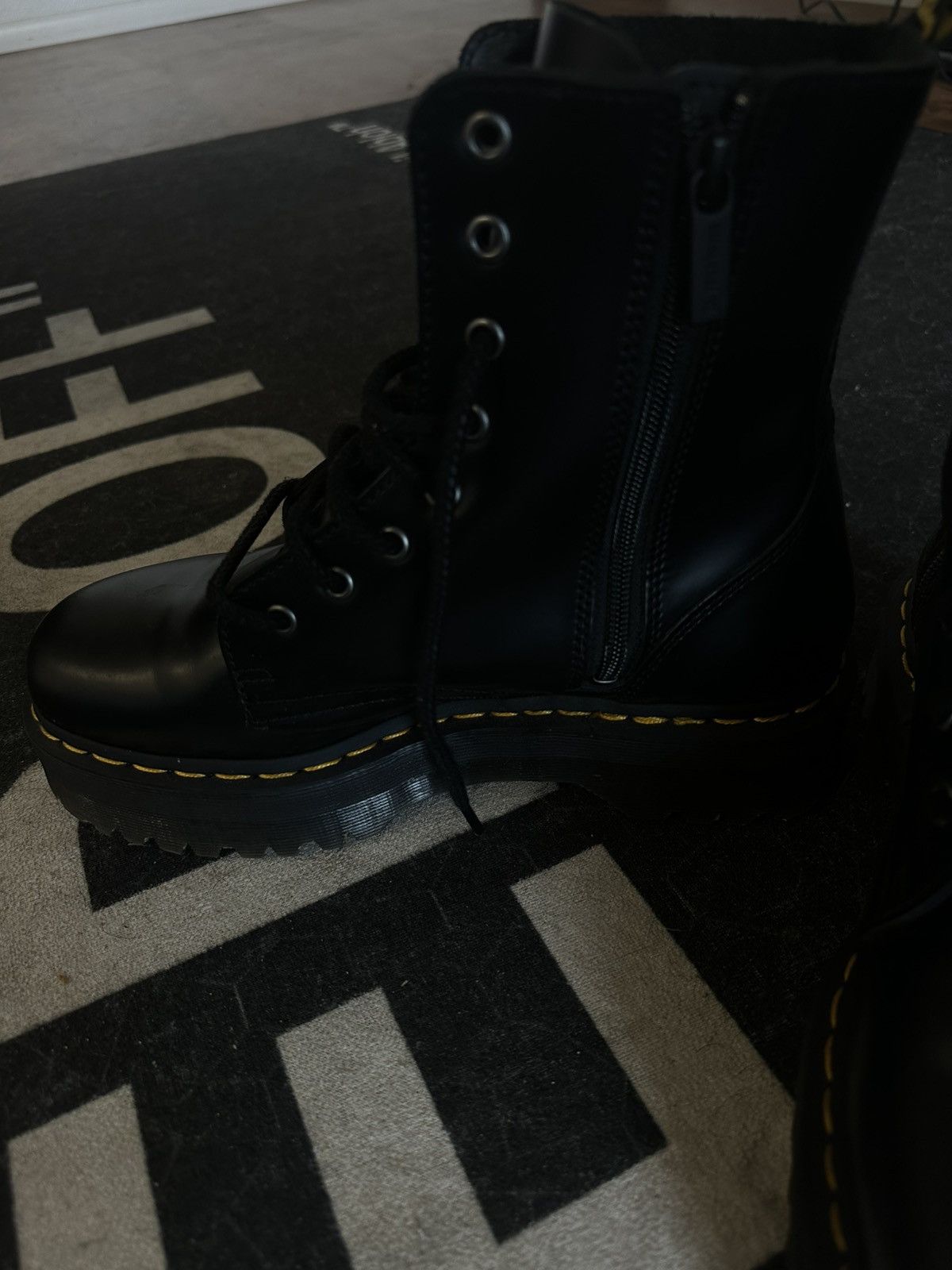 Dr. Martens Dr. Martens Size US 9 / EU 42 - 8 Thumbnail