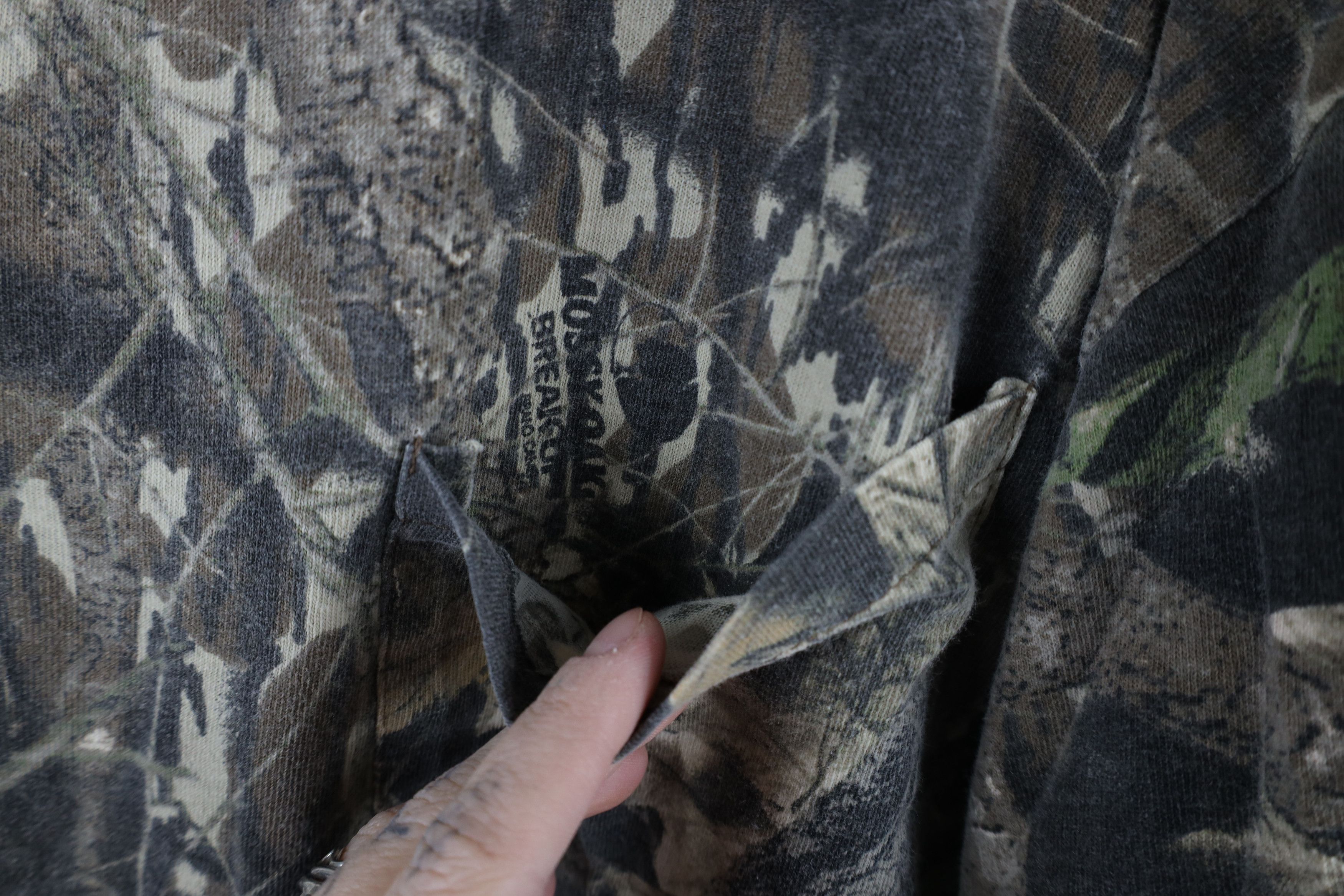 Mossy Oaks × Vintage Vintage 90s Mossy Oak Camouflage Pocket T-Shirt Cotton USA Size US XL / EU 56 / 4 - 7 Thumbnail